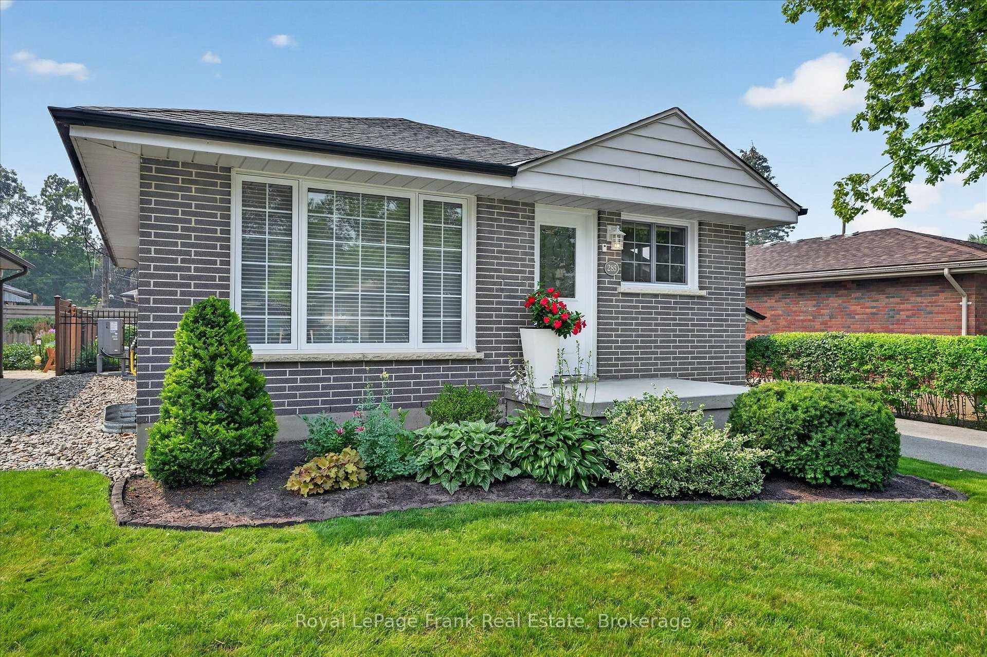 Photo 3 of 285 St Annes Crescent, Peterborough, Northcrest Ward 5 — HOMEH