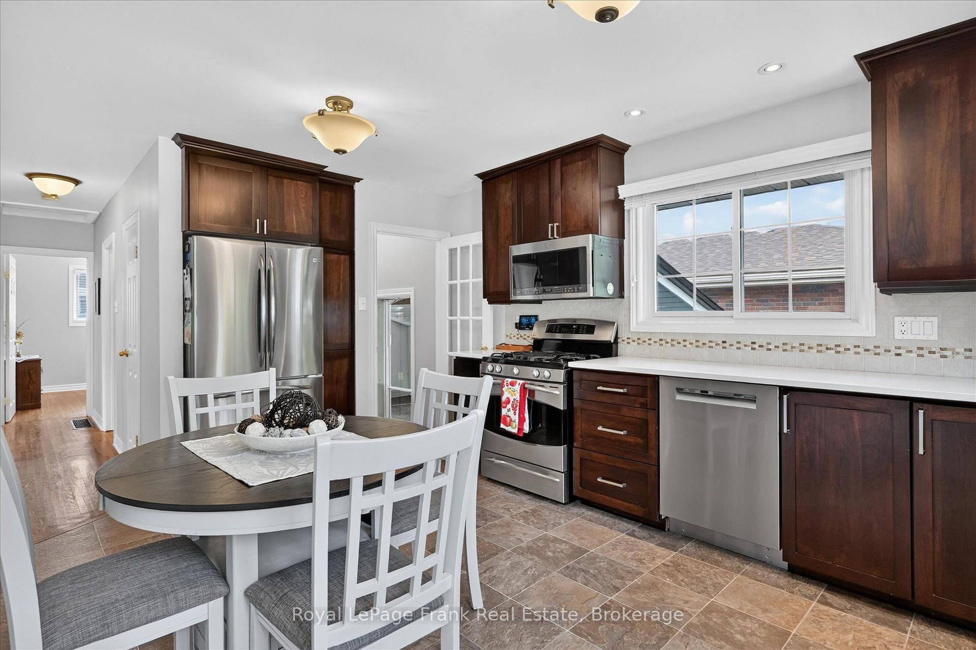 Photo 9 of 285 St Annes Crescent, Peterborough, Northcrest Ward 5 — HOMEH