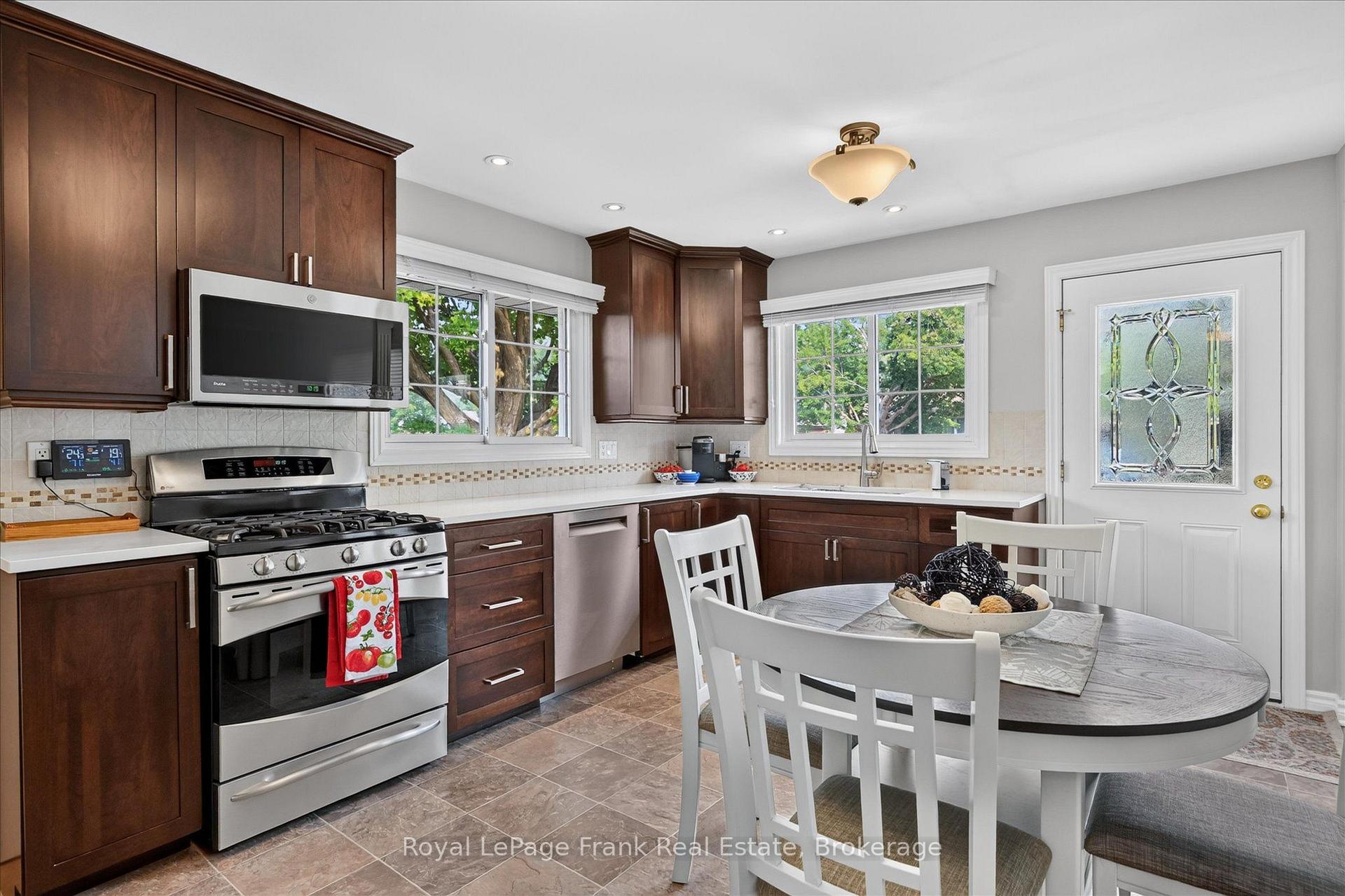 Photo 10 of 285 St Annes Crescent, Peterborough, Northcrest Ward 5 — HOMEH