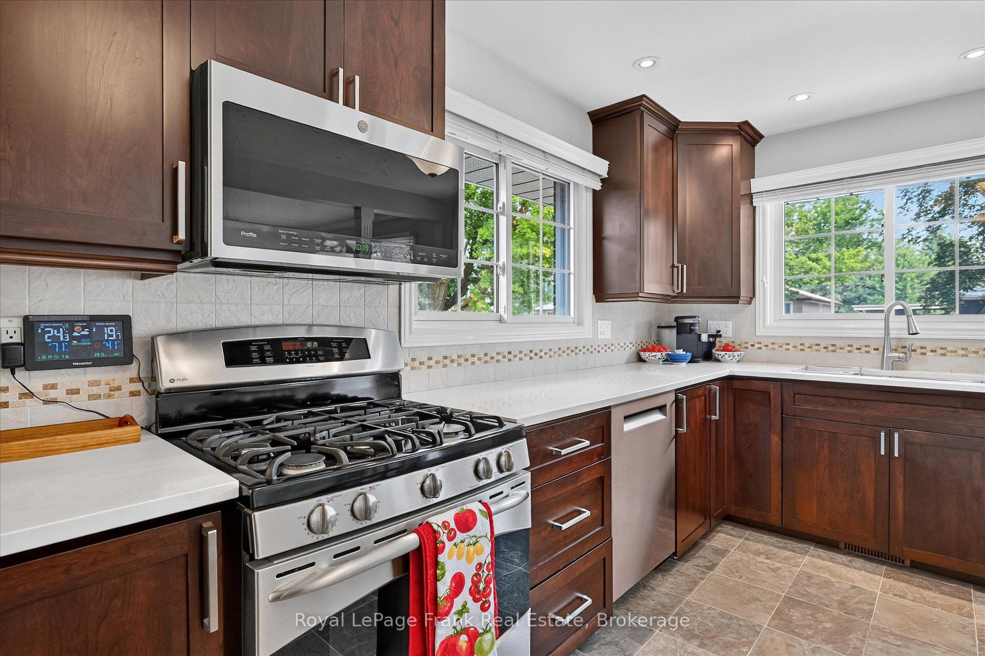 Photo 11 of 285 St Annes Crescent, Peterborough, Northcrest Ward 5 — HOMEH