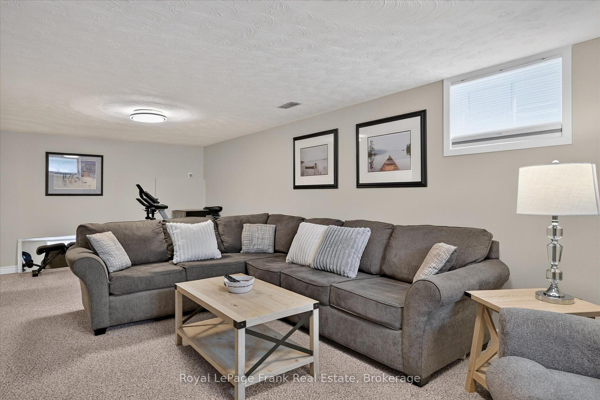 Photo 31 of 285 St Annes Crescent, Peterborough, Northcrest Ward 5 — HOMEH