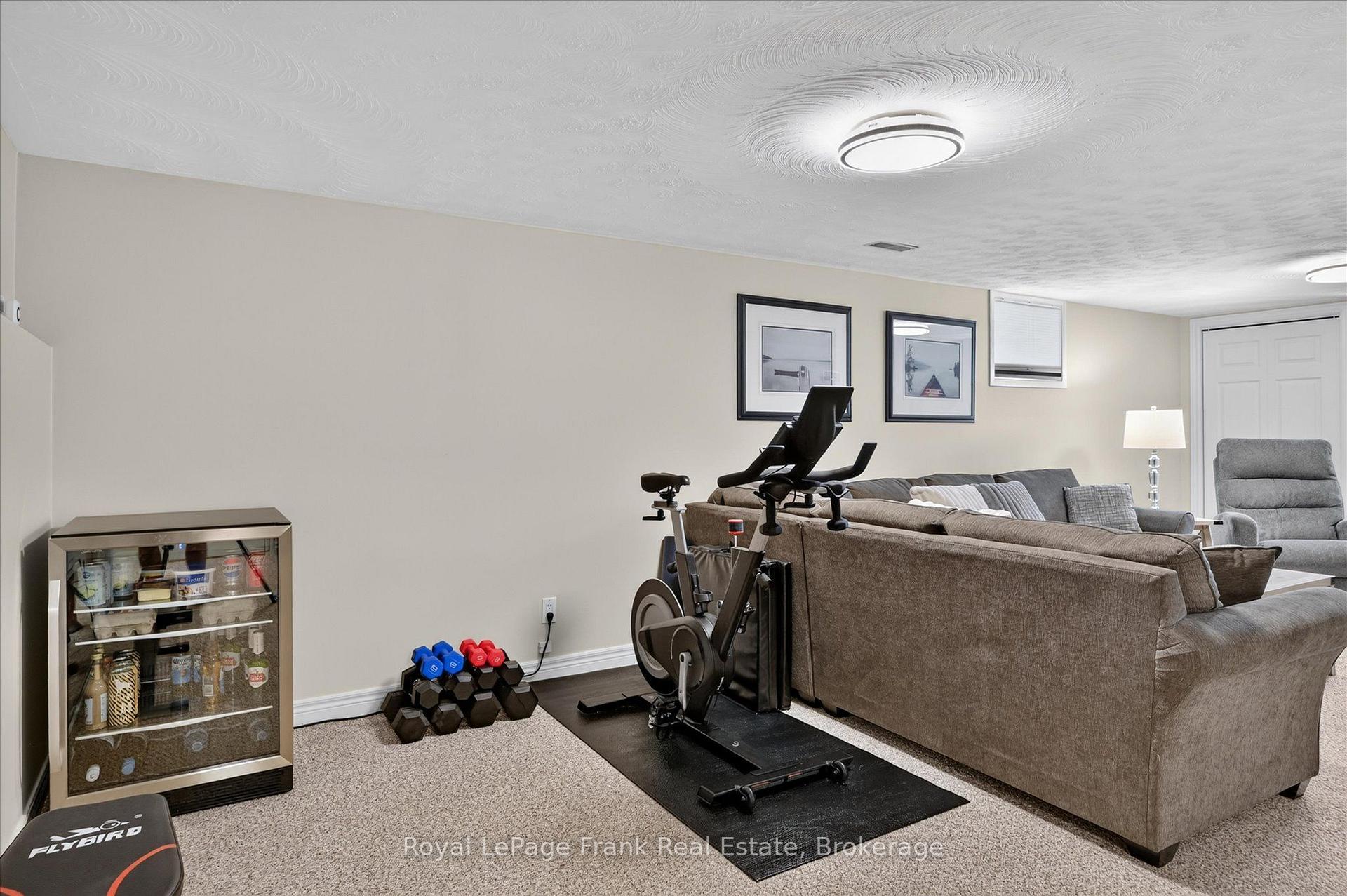Photo 32 of 285 St Annes Crescent, Peterborough, Northcrest Ward 5 — HOMEH