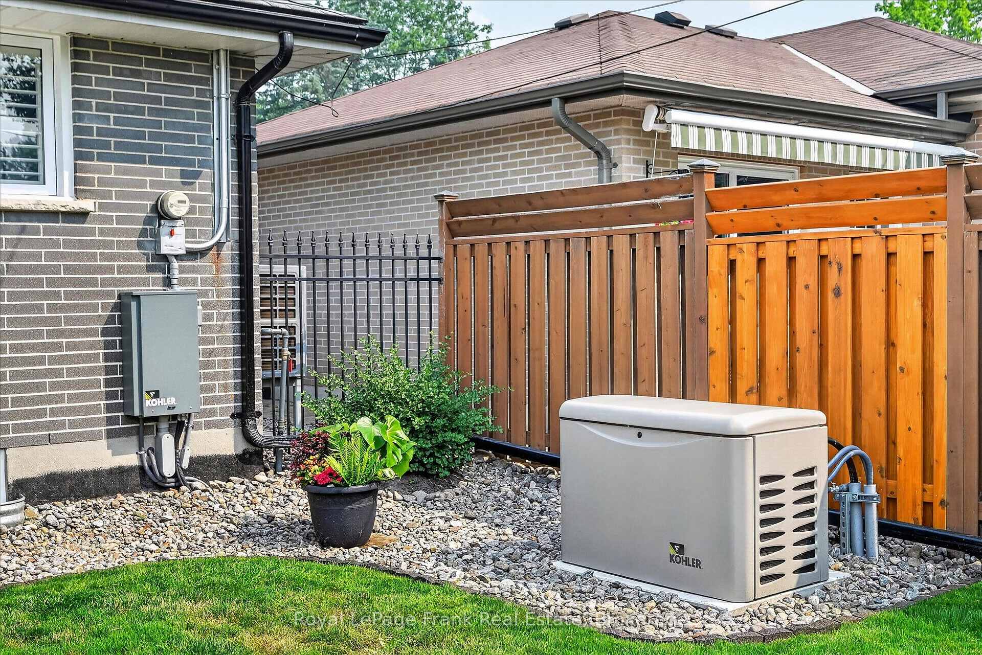 Photo 39 of 285 St Annes Crescent, Peterborough, Northcrest Ward 5 — HOMEH