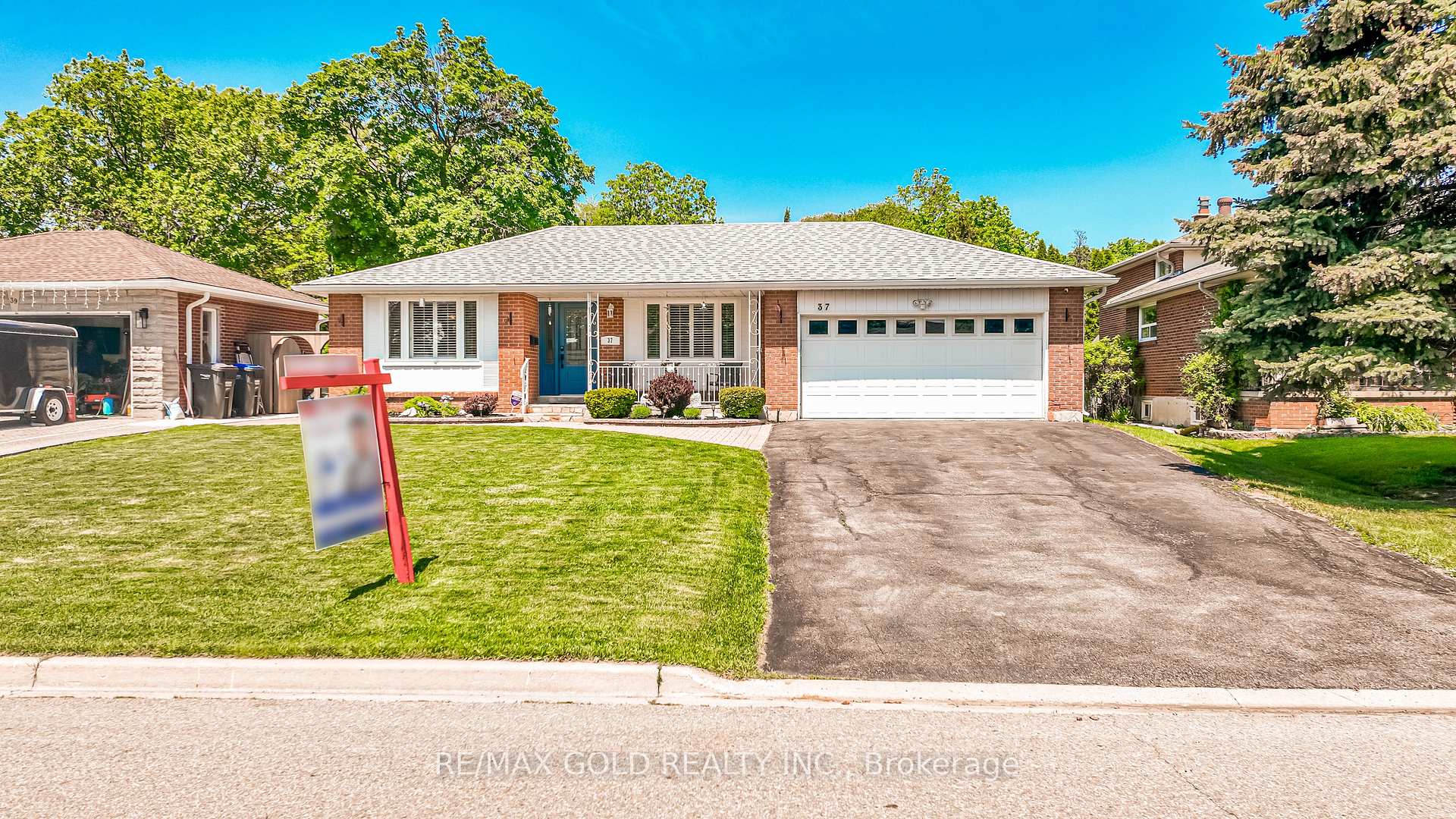 Photo 1 of 37 Devonshire Drive, Brampton, Southgate — HOMEH