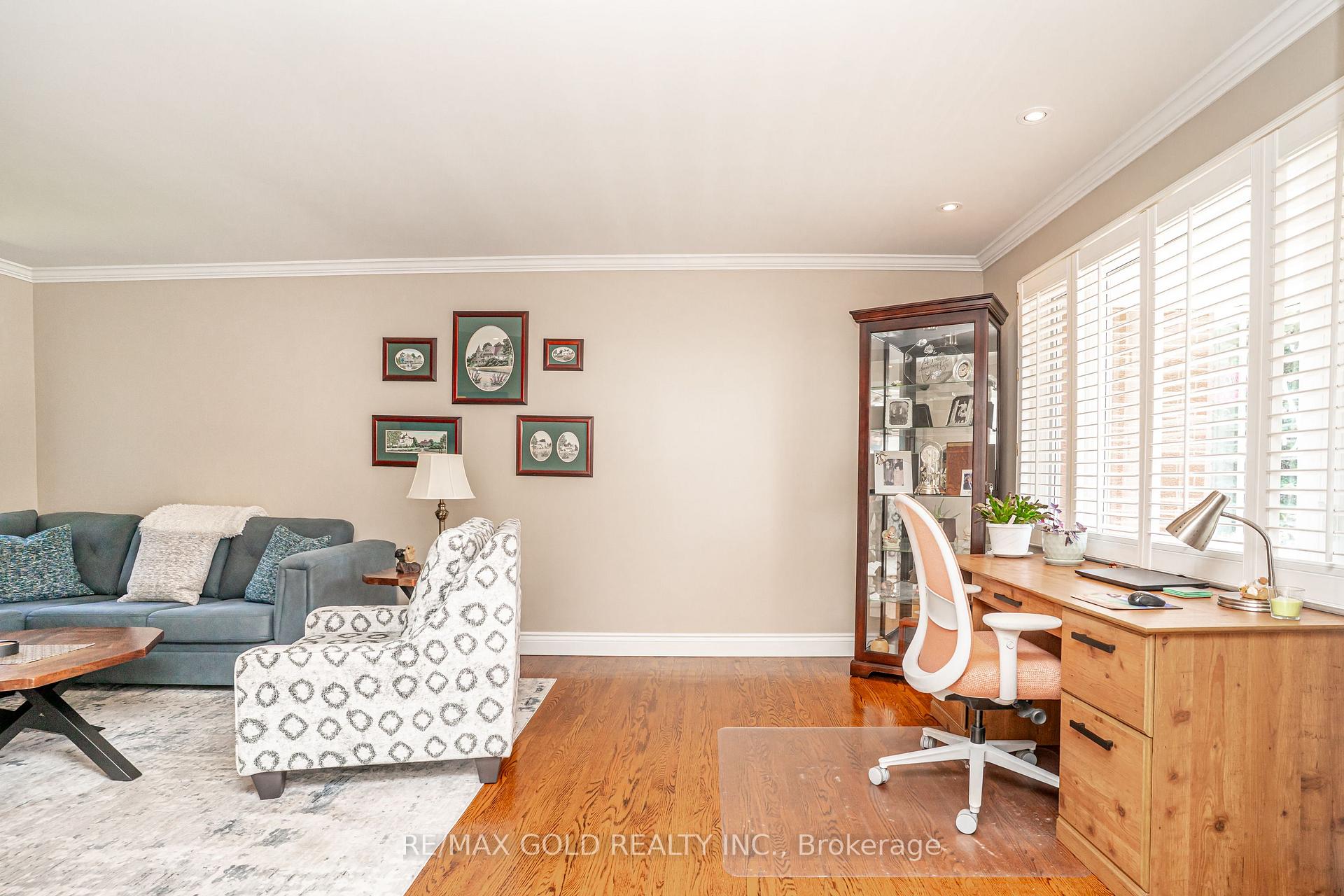 Photo 7 of 37 Devonshire Drive, Brampton, Southgate — HOMEH