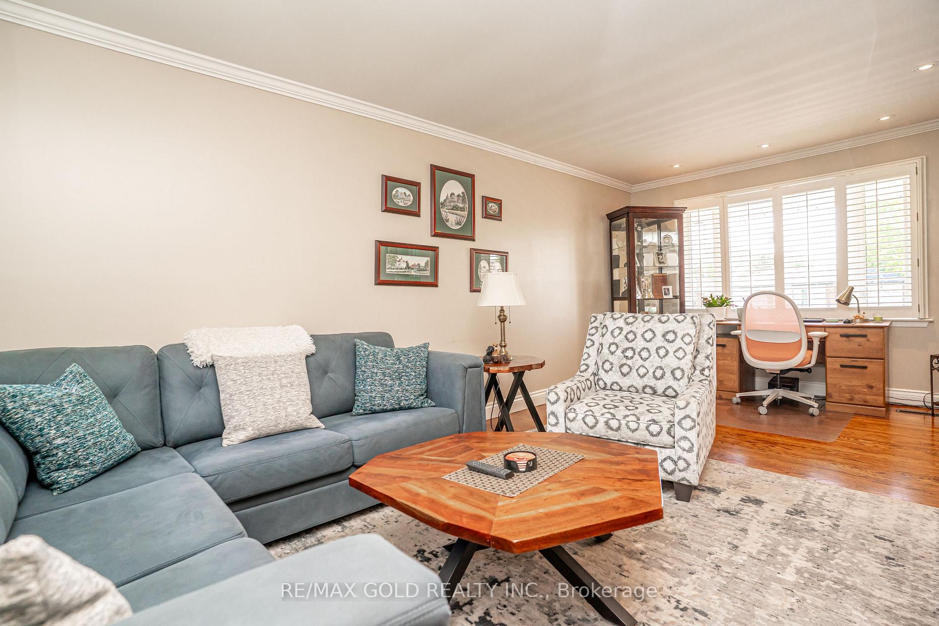 Photo 11 of 37 Devonshire Drive, Brampton, Southgate — HOMEH