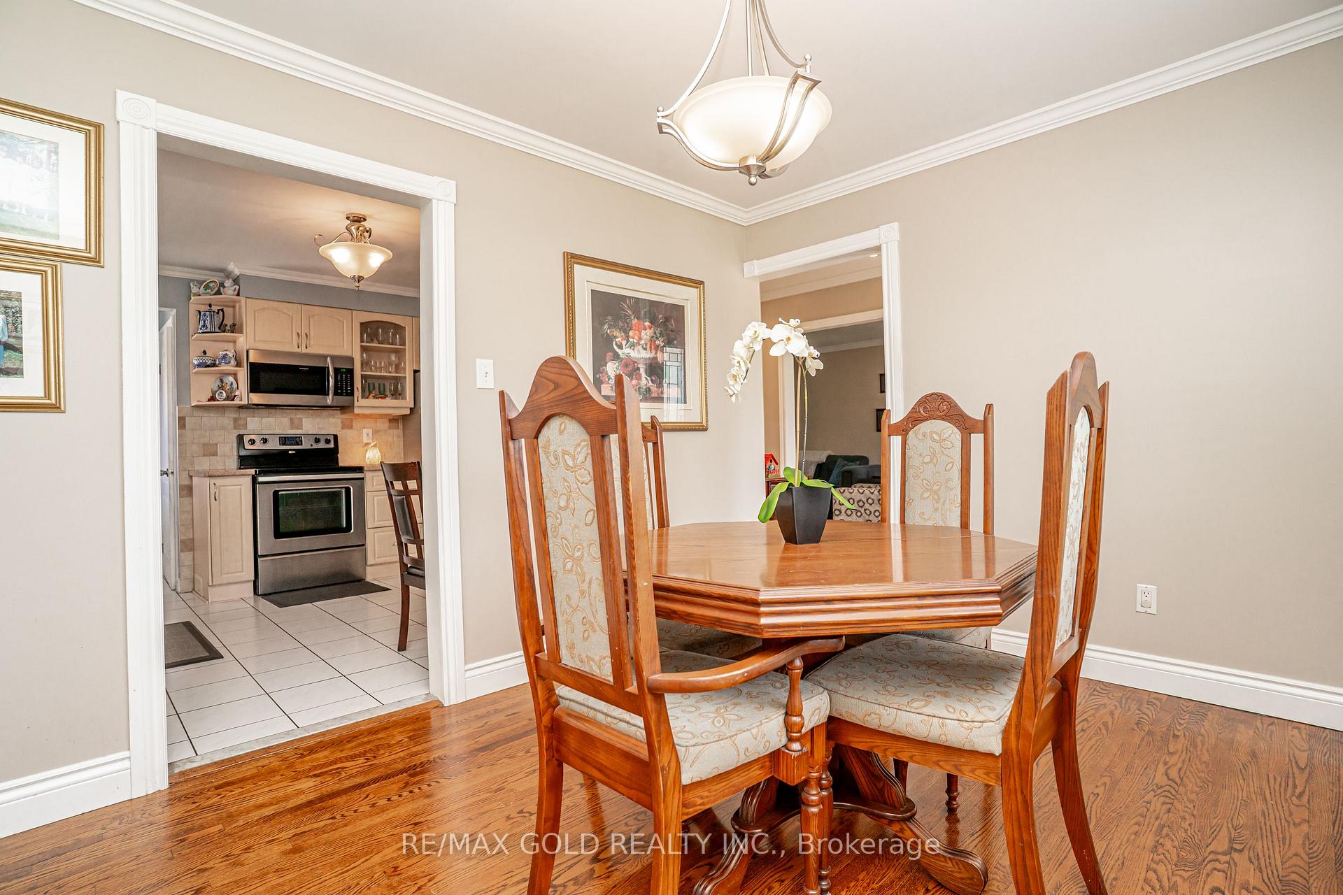 Photo 14 of 37 Devonshire Drive, Brampton, Southgate — HOMEH