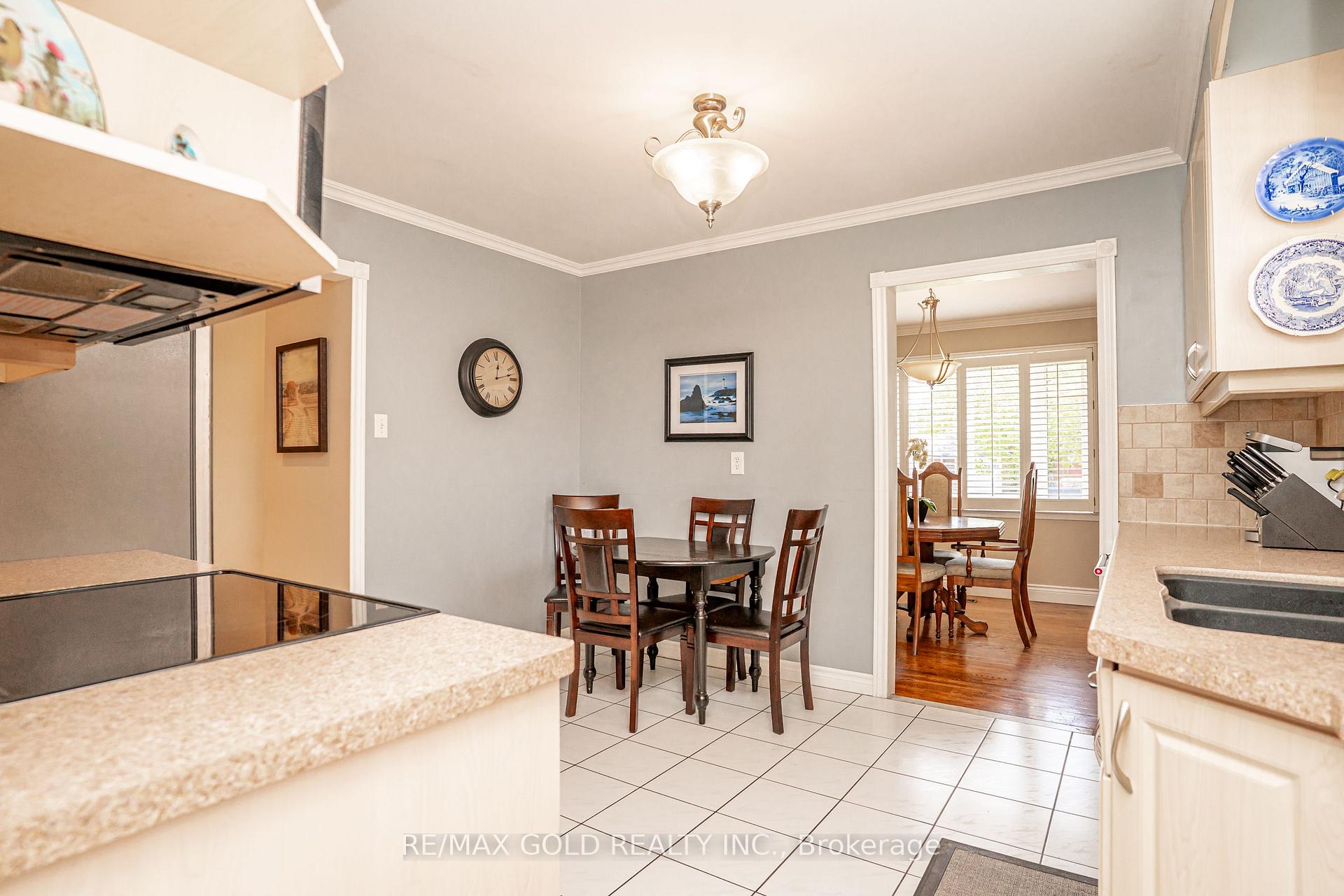 Photo 17 of 37 Devonshire Drive, Brampton, Southgate — HOMEH