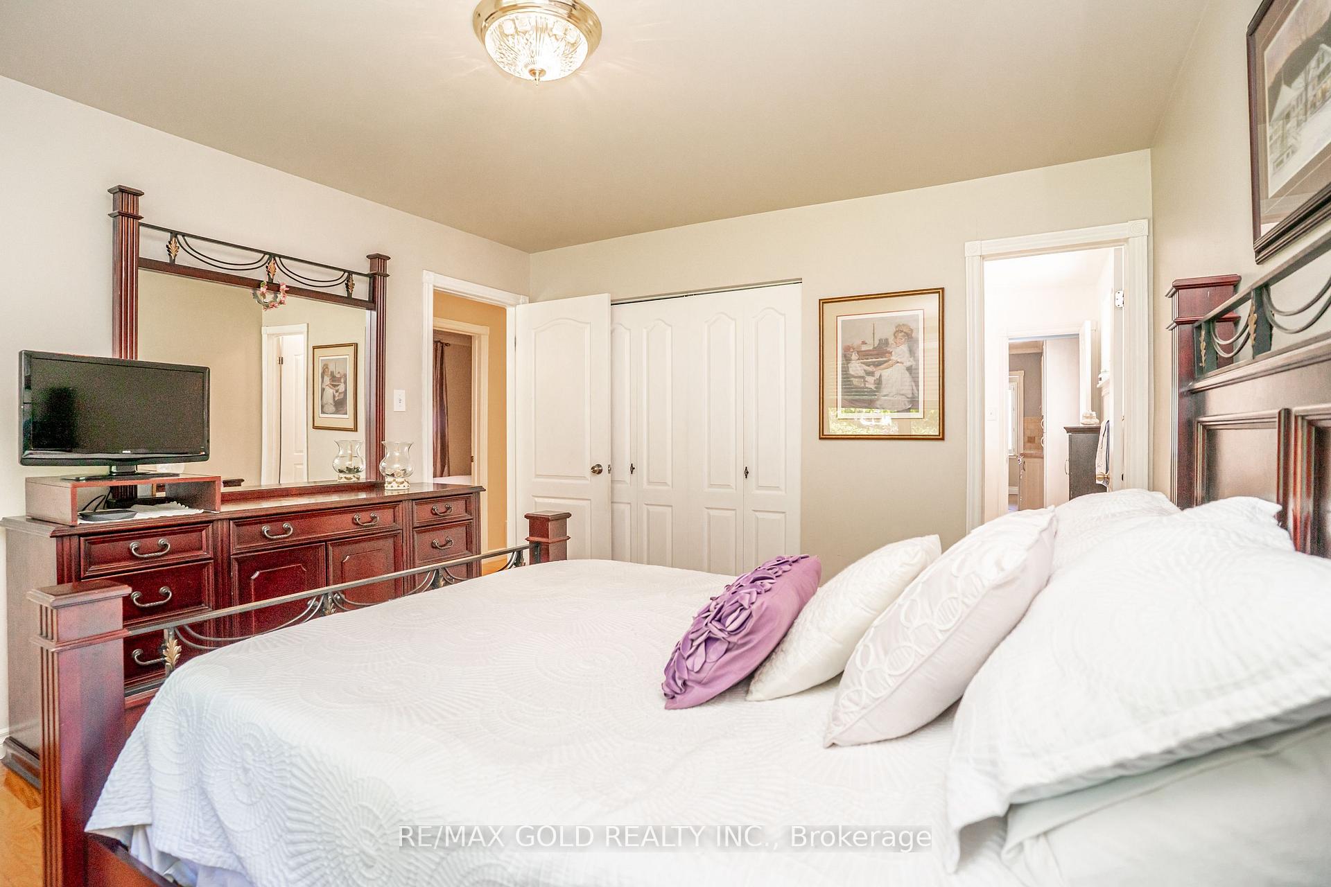 Photo 22 of 37 Devonshire Drive, Brampton, Southgate — HOMEH