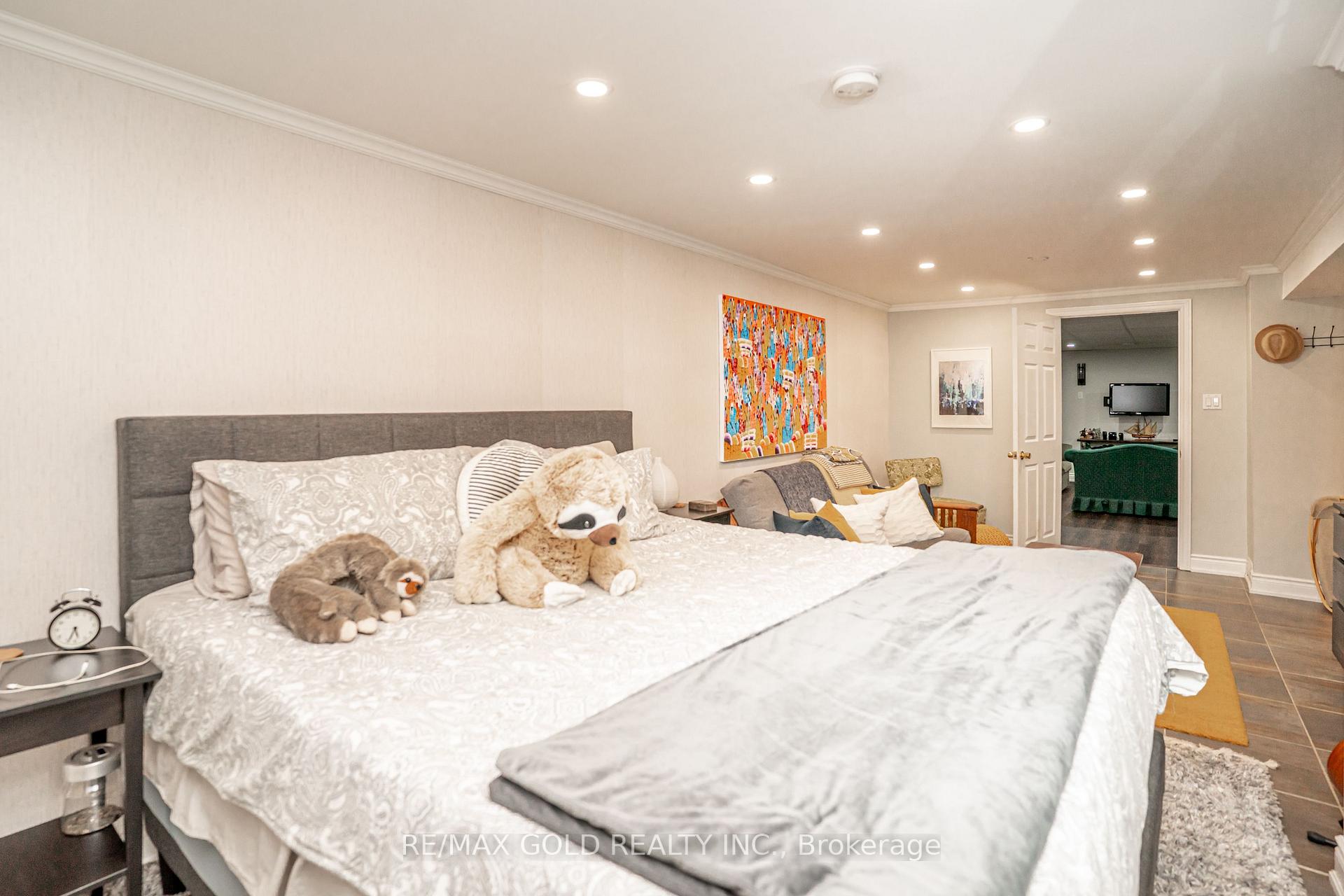 Photo 34 of 37 Devonshire Drive, Brampton, Southgate — HOMEH
