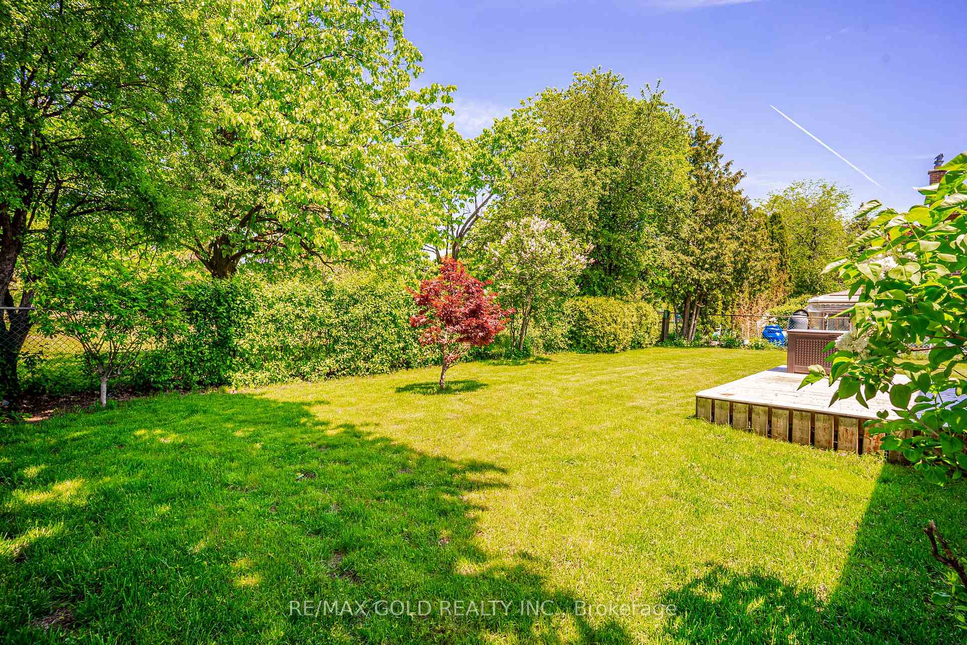 Photo 39 of 37 Devonshire Drive, Brampton, Southgate — HOMEH