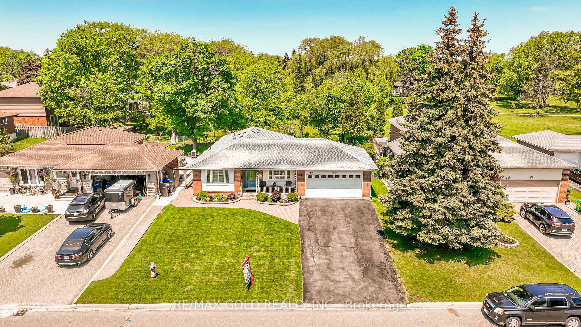 Photo 44 of 37 Devonshire Drive, Brampton, Southgate — HOMEH