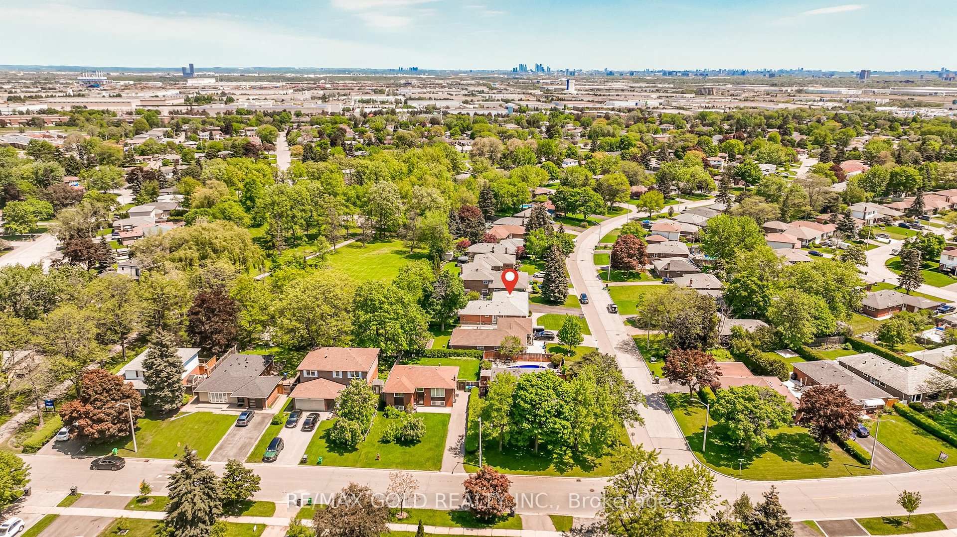 Photo 45 of 37 Devonshire Drive, Brampton, Southgate — HOMEH