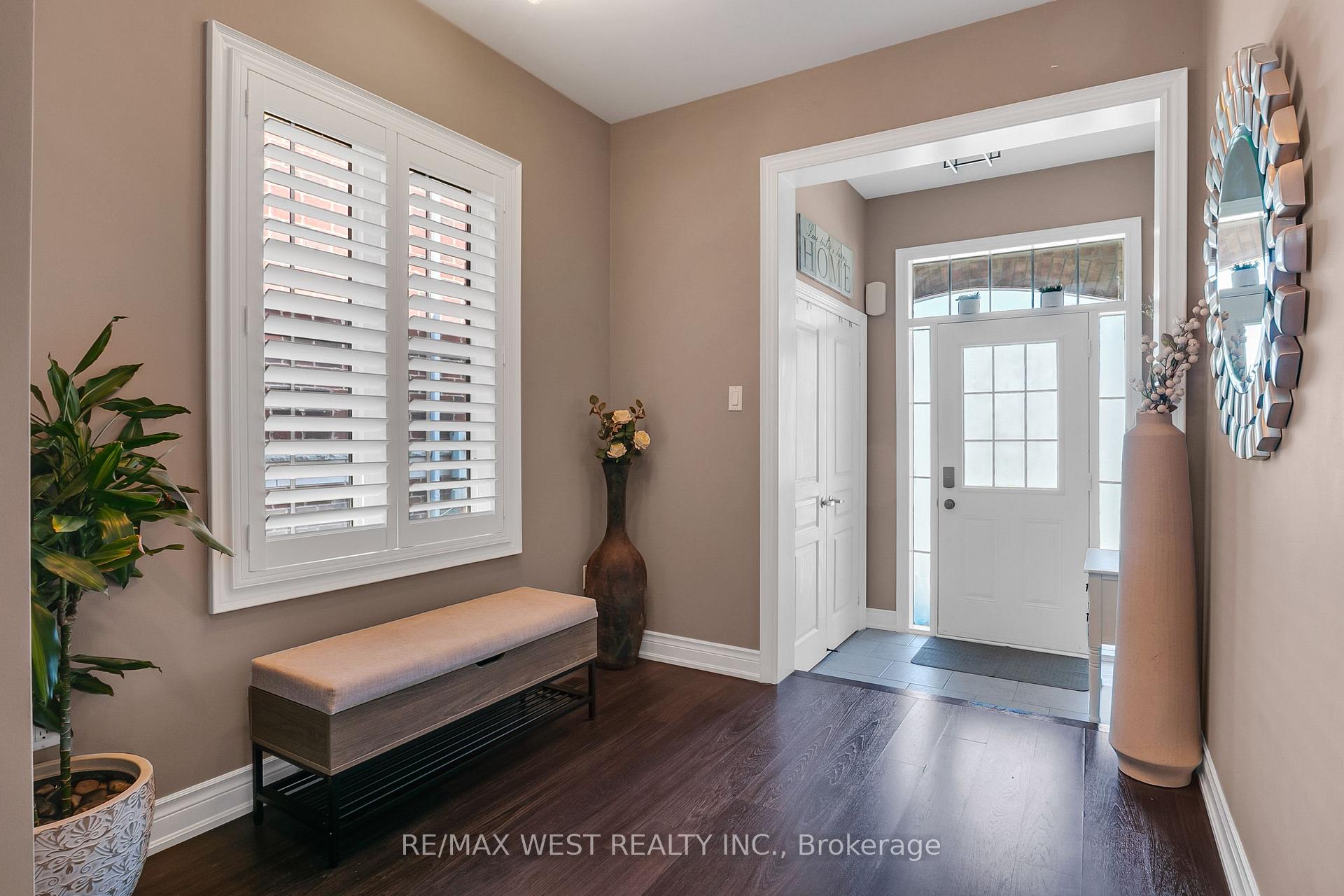 Photo 4 of 21 Sibella Way, Vaughan, Vellore Village — HOMEH