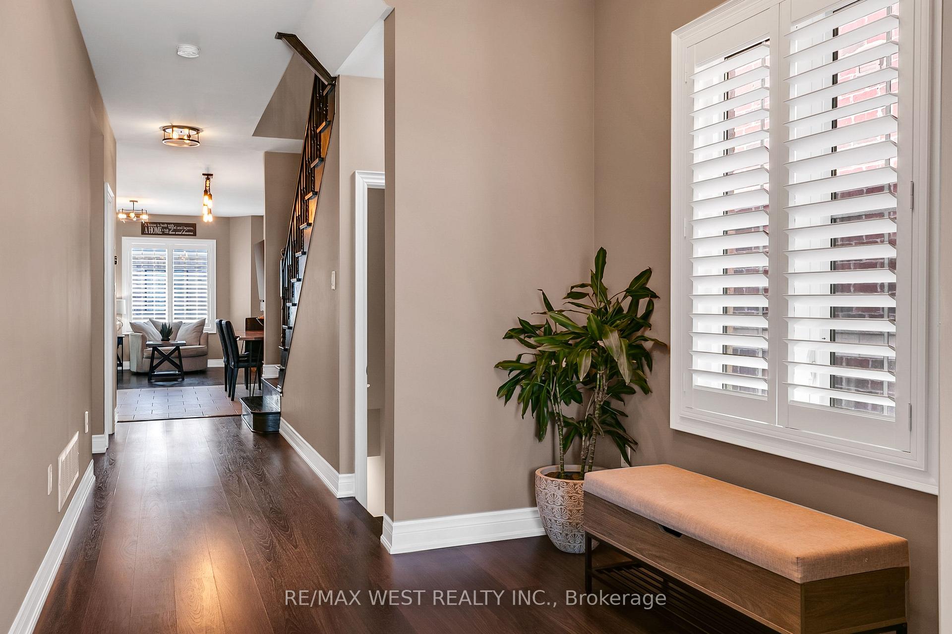 Photo 5 of 21 Sibella Way, Vaughan, Vellore Village — HOMEH