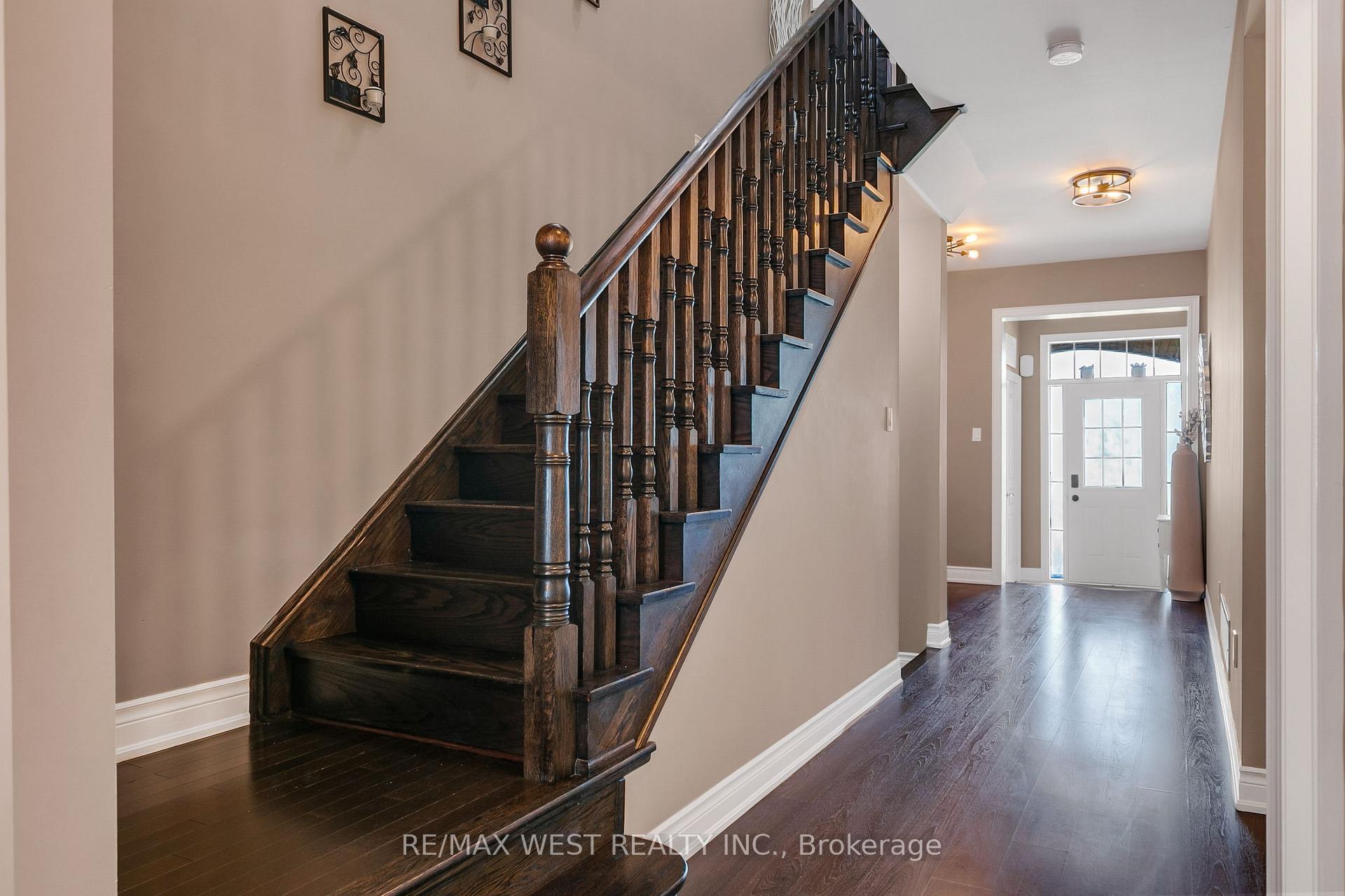 Photo 6 of 21 Sibella Way, Vaughan, Vellore Village — HOMEH