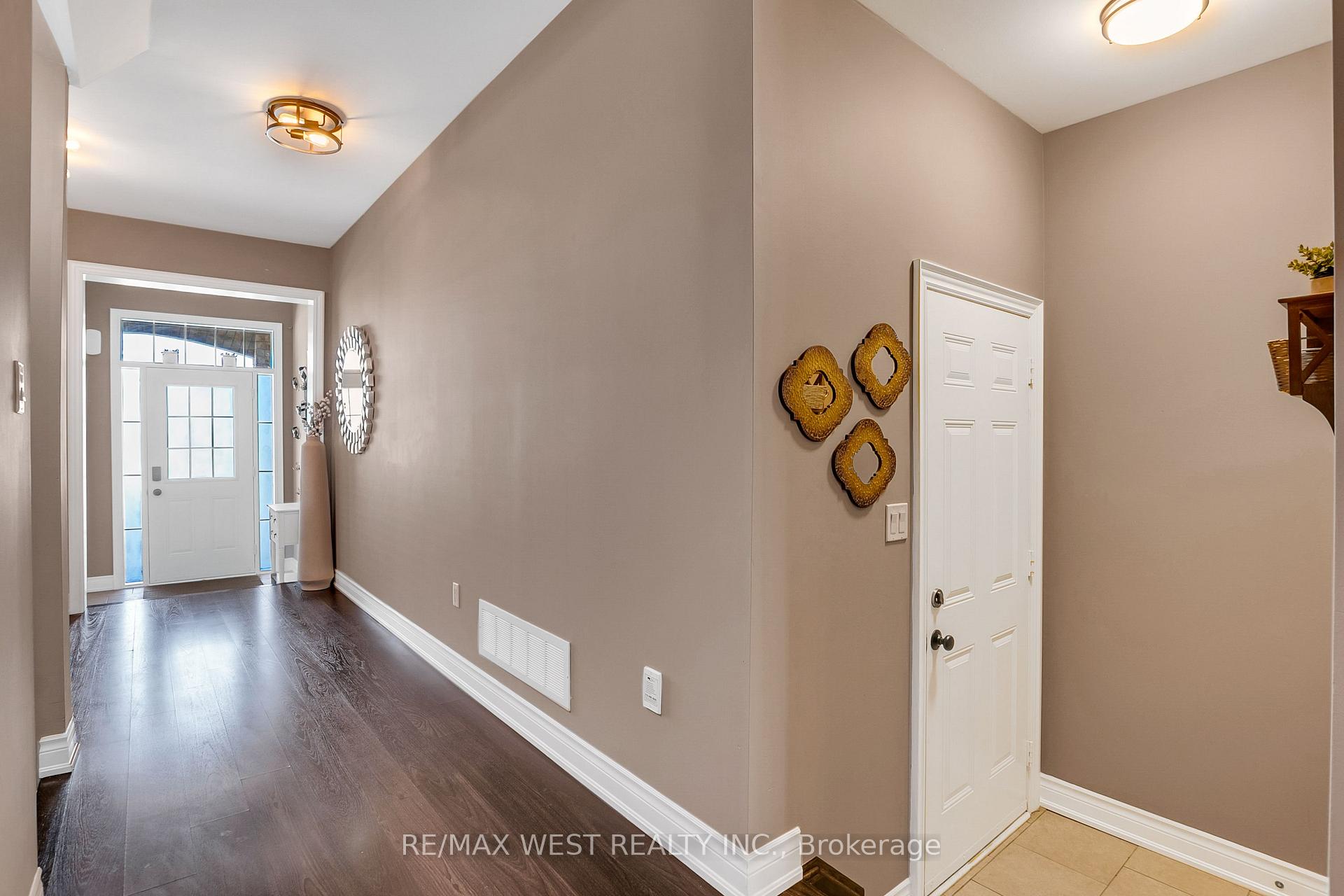 Photo 7 of 21 Sibella Way, Vaughan, Vellore Village — HOMEH