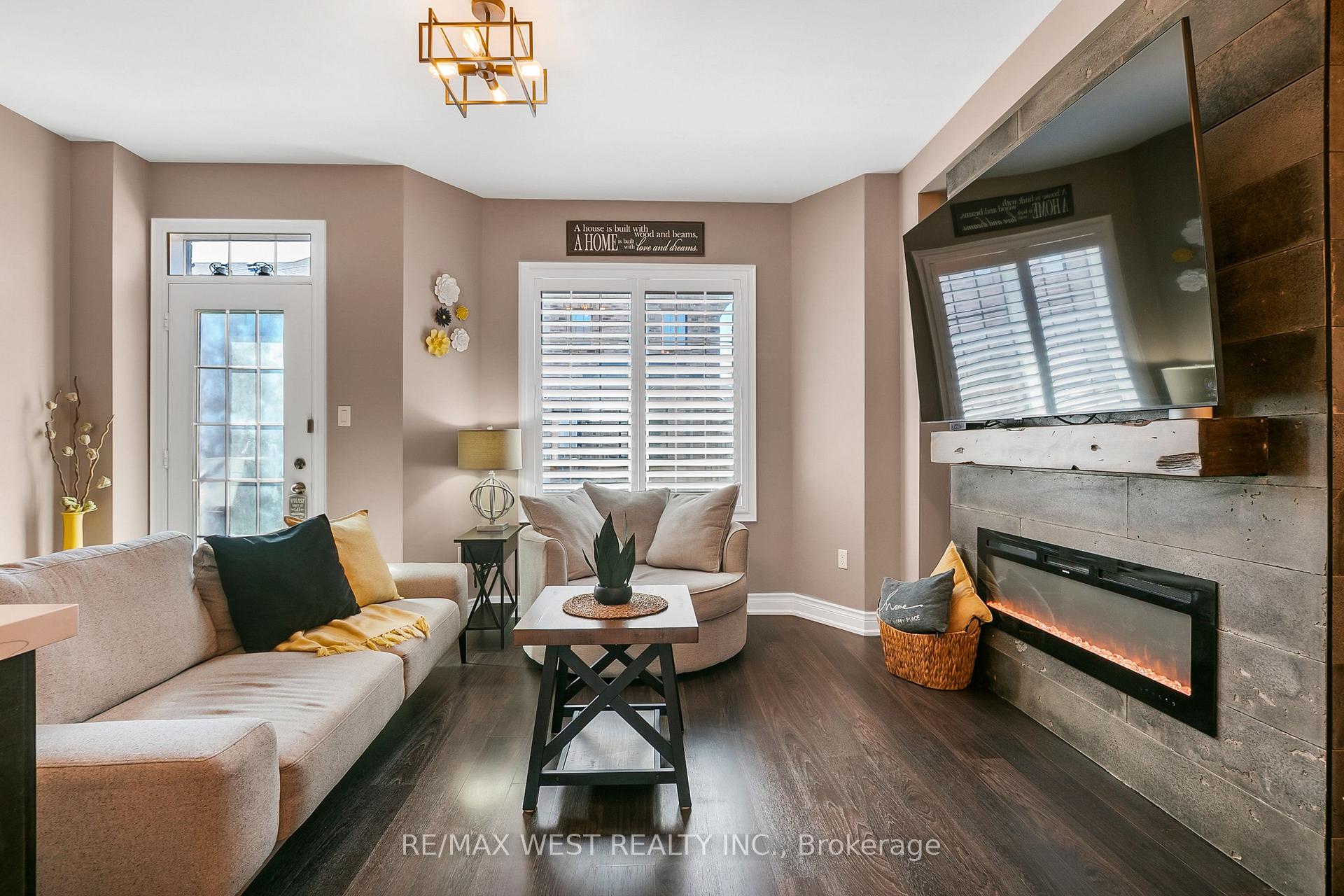Photo 9 of 21 Sibella Way, Vaughan, Vellore Village — HOMEH