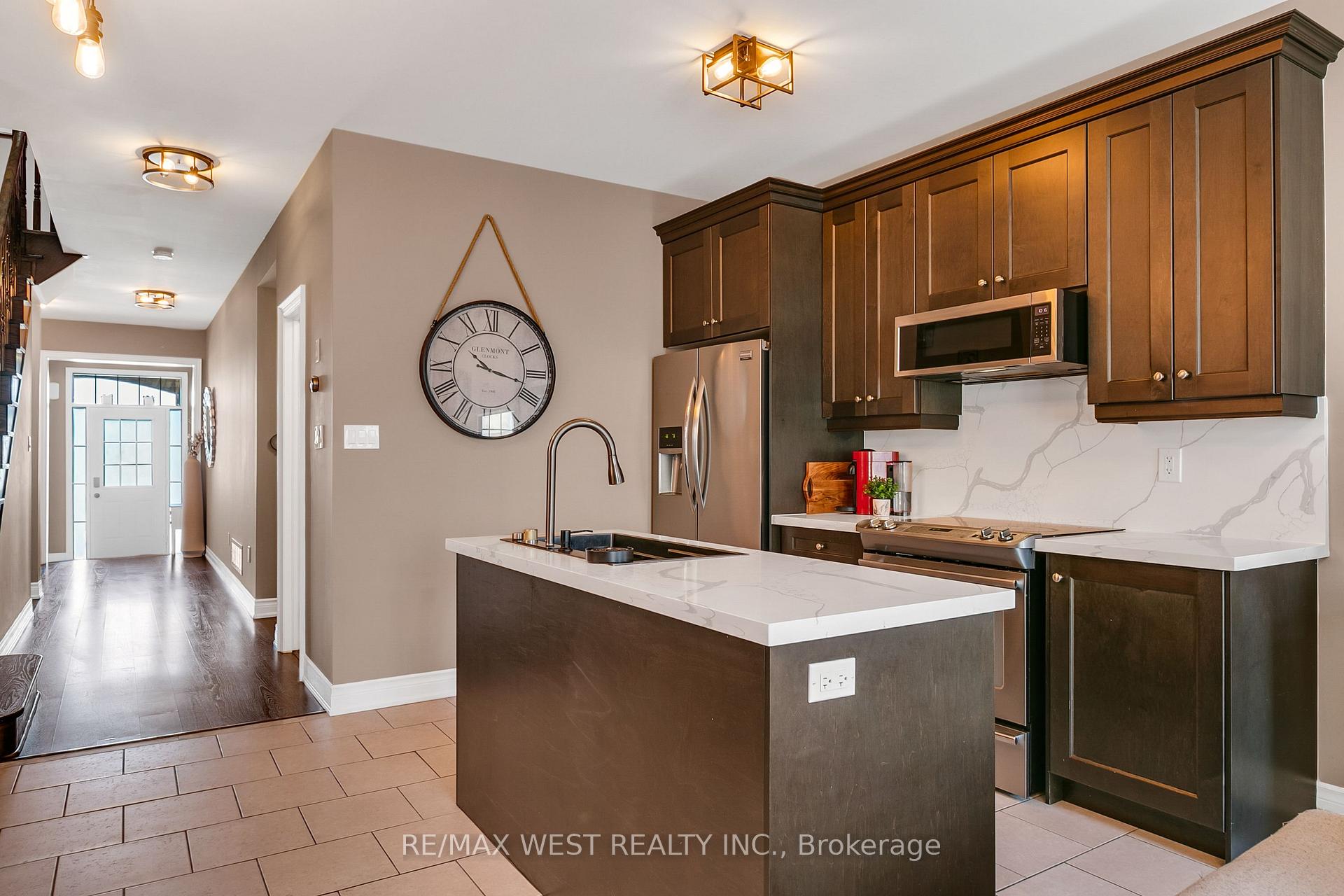 Photo 14 of 21 Sibella Way, Vaughan, Vellore Village — HOMEH