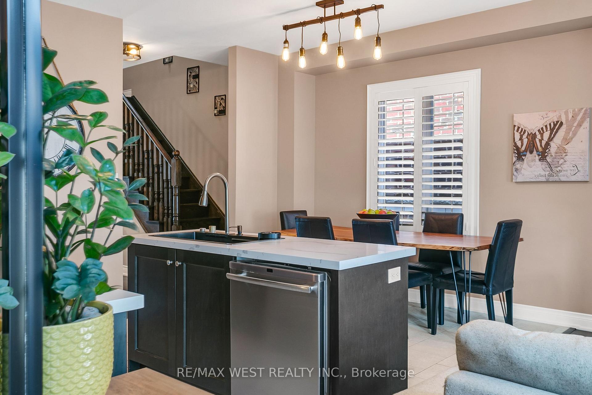 Photo 18 of 21 Sibella Way, Vaughan, Vellore Village — HOMEH