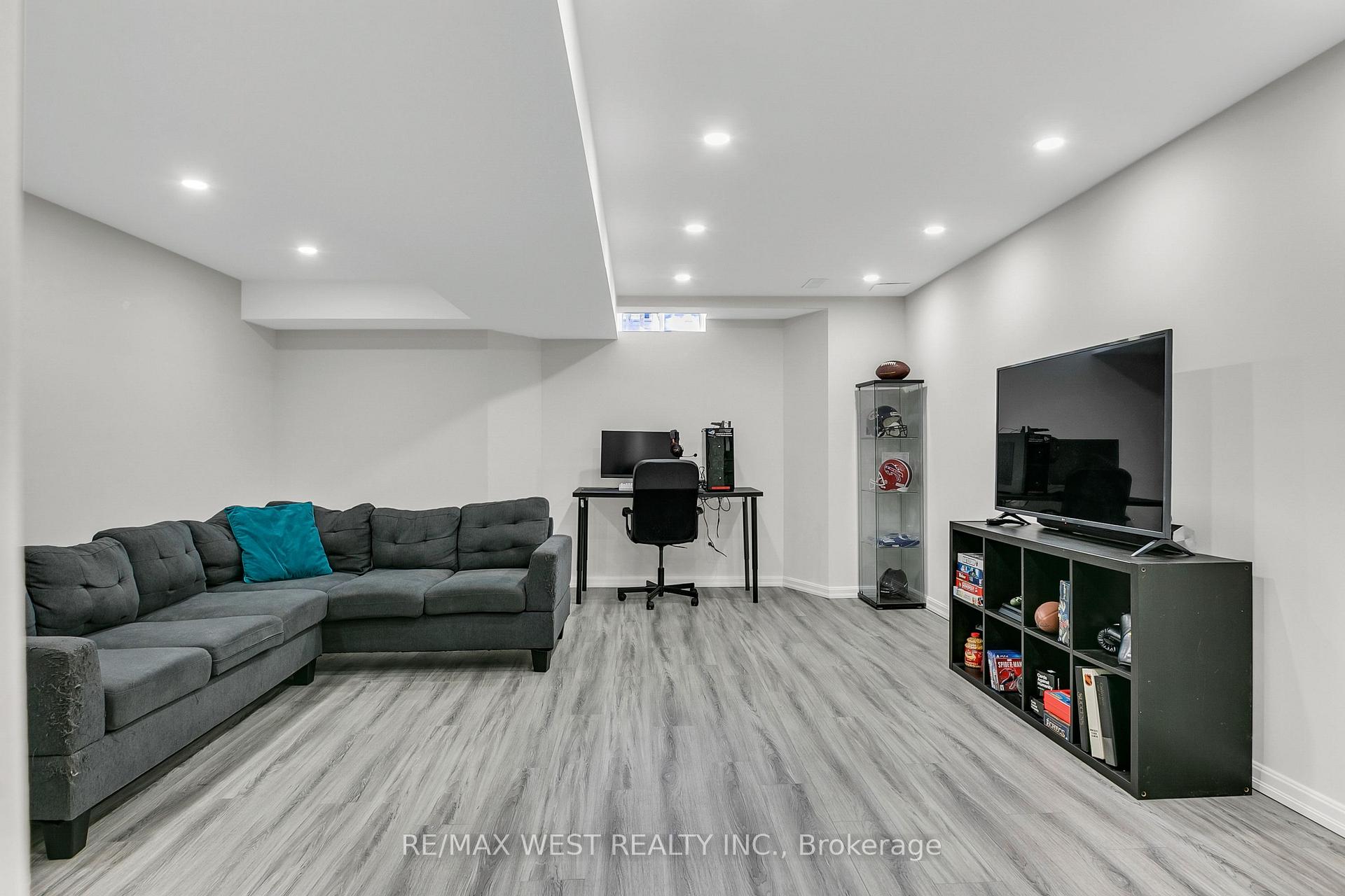 Photo 32 of 21 Sibella Way, Vaughan, Vellore Village — HOMEH