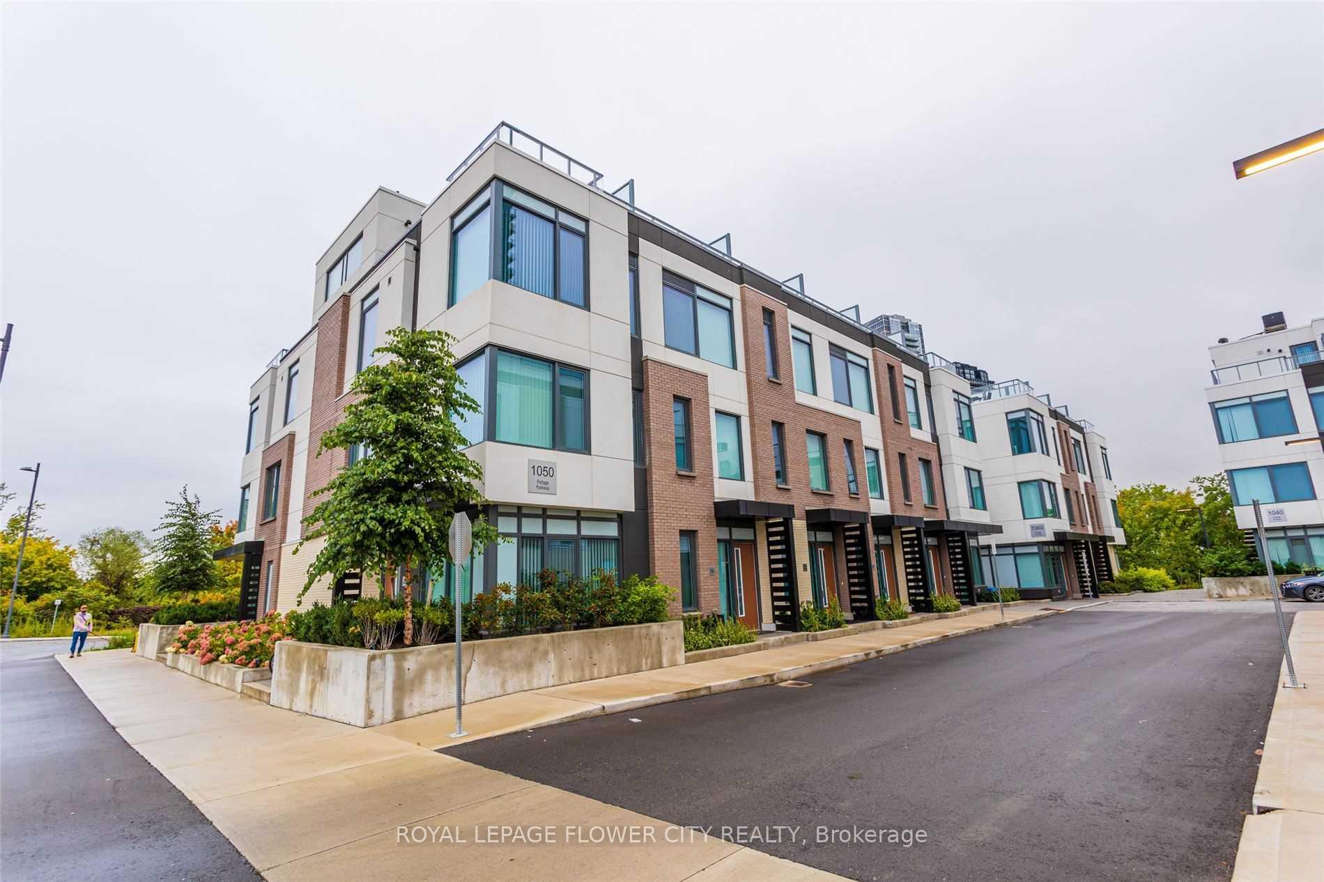 Front of Unit TH37, 1050 Portage Parkway W