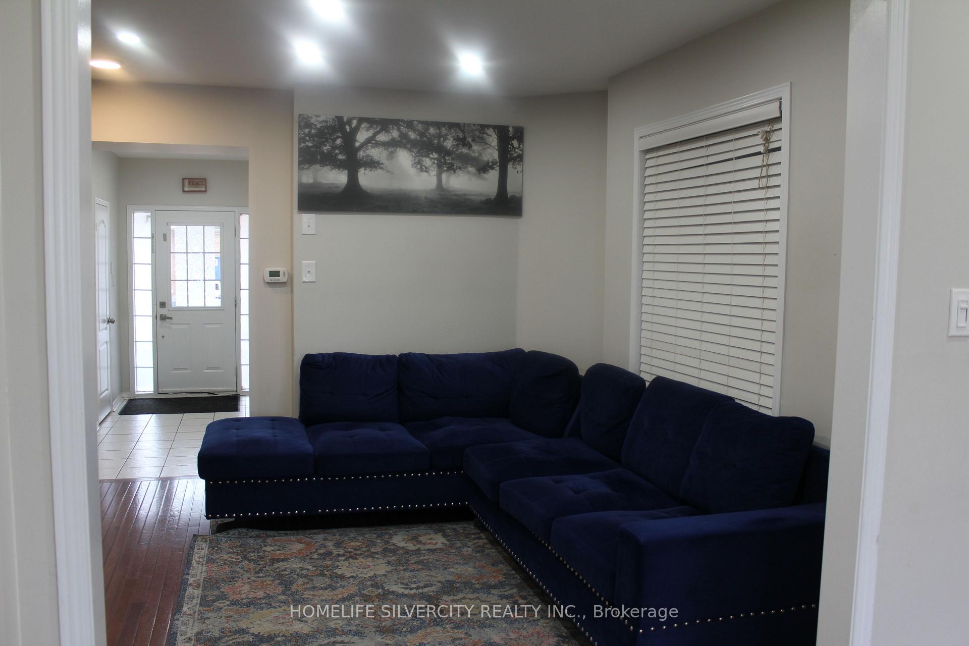 Photo 7 of 92 Tomabrook Crescent, Brampton, Sandringham-Wellington — HOMEH