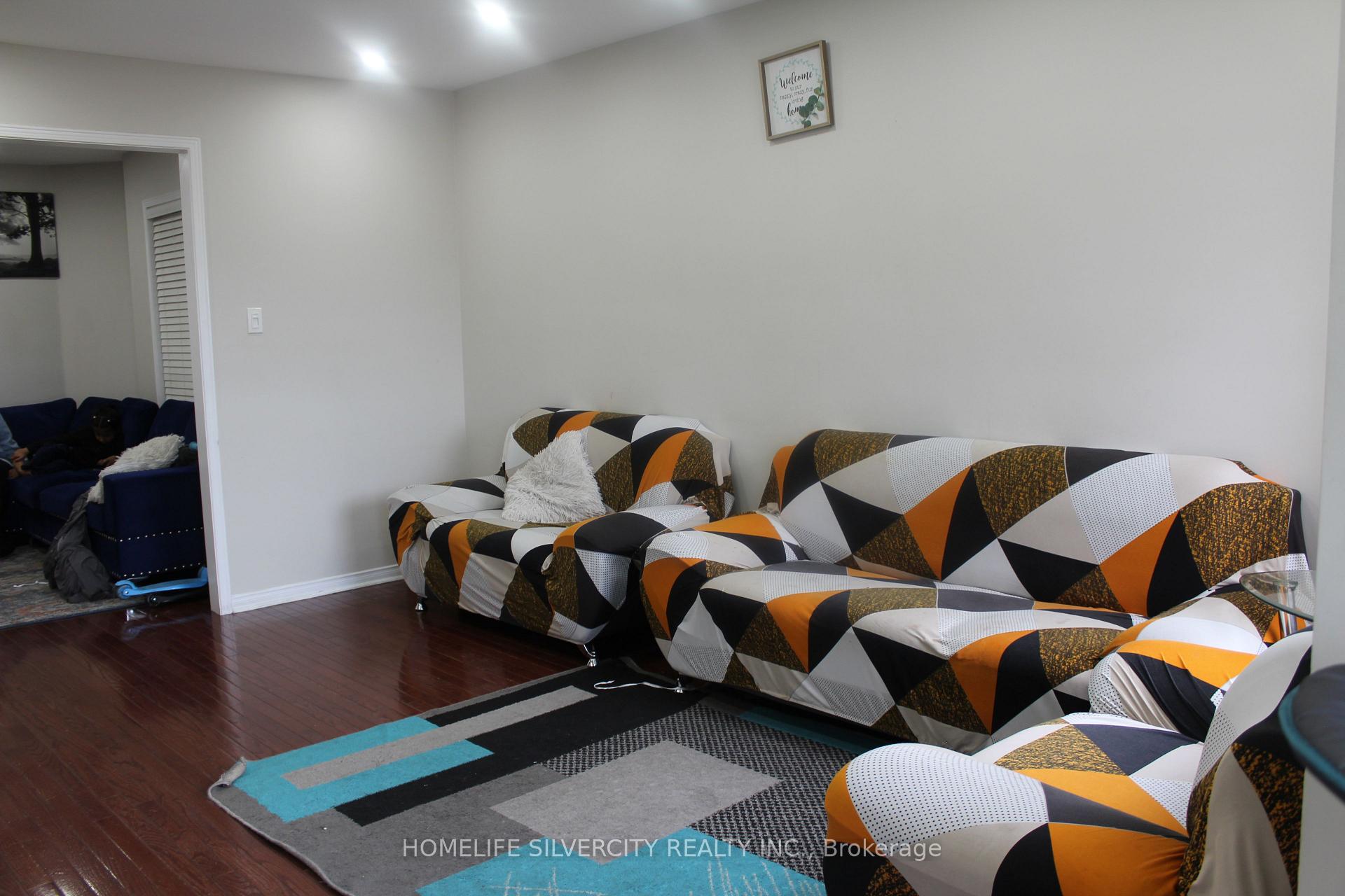 Photo 11 of 92 Tomabrook Crescent, Brampton, Sandringham-Wellington — HOMEH