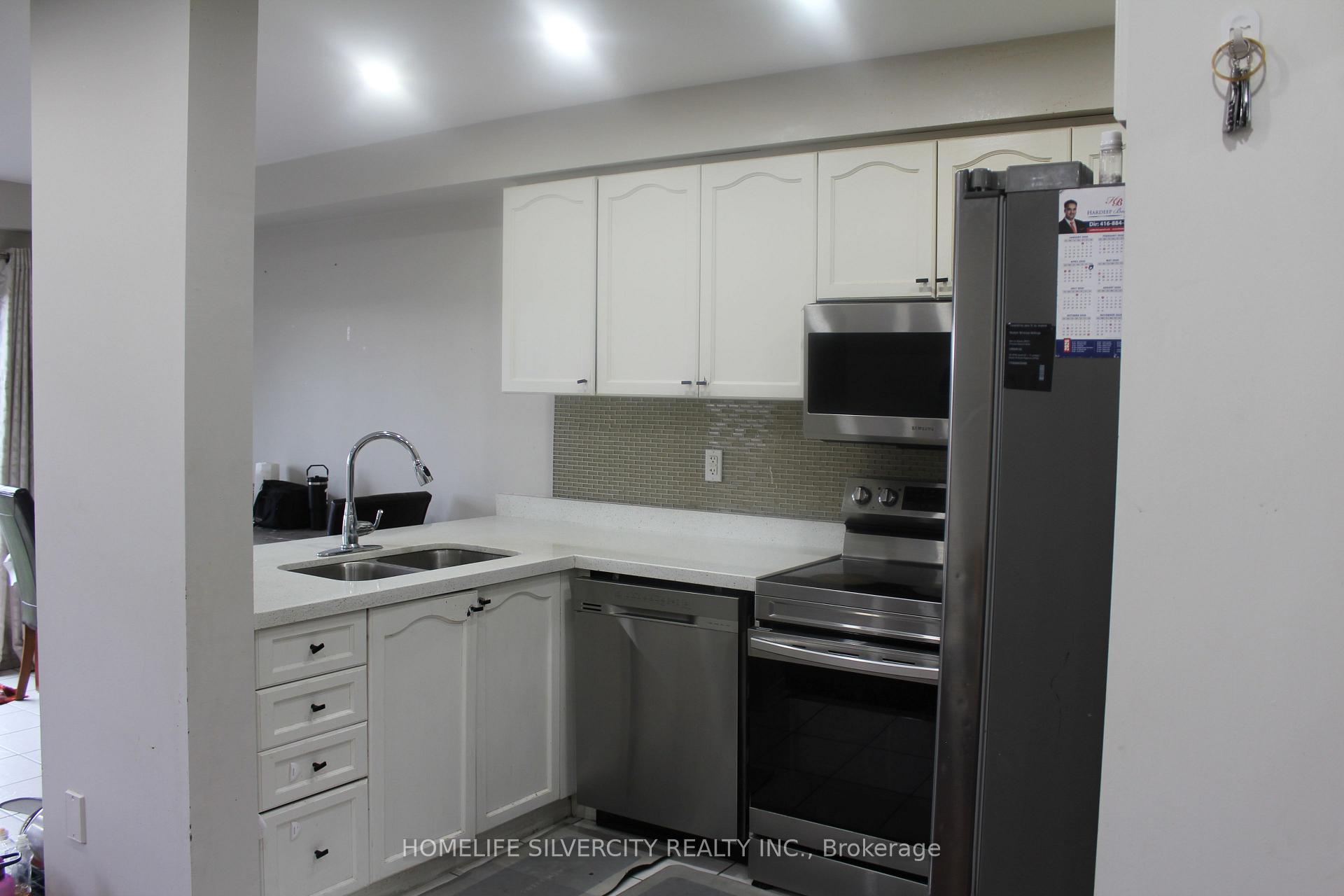 Photo 12 of 92 Tomabrook Crescent, Brampton, Sandringham-Wellington — HOMEH