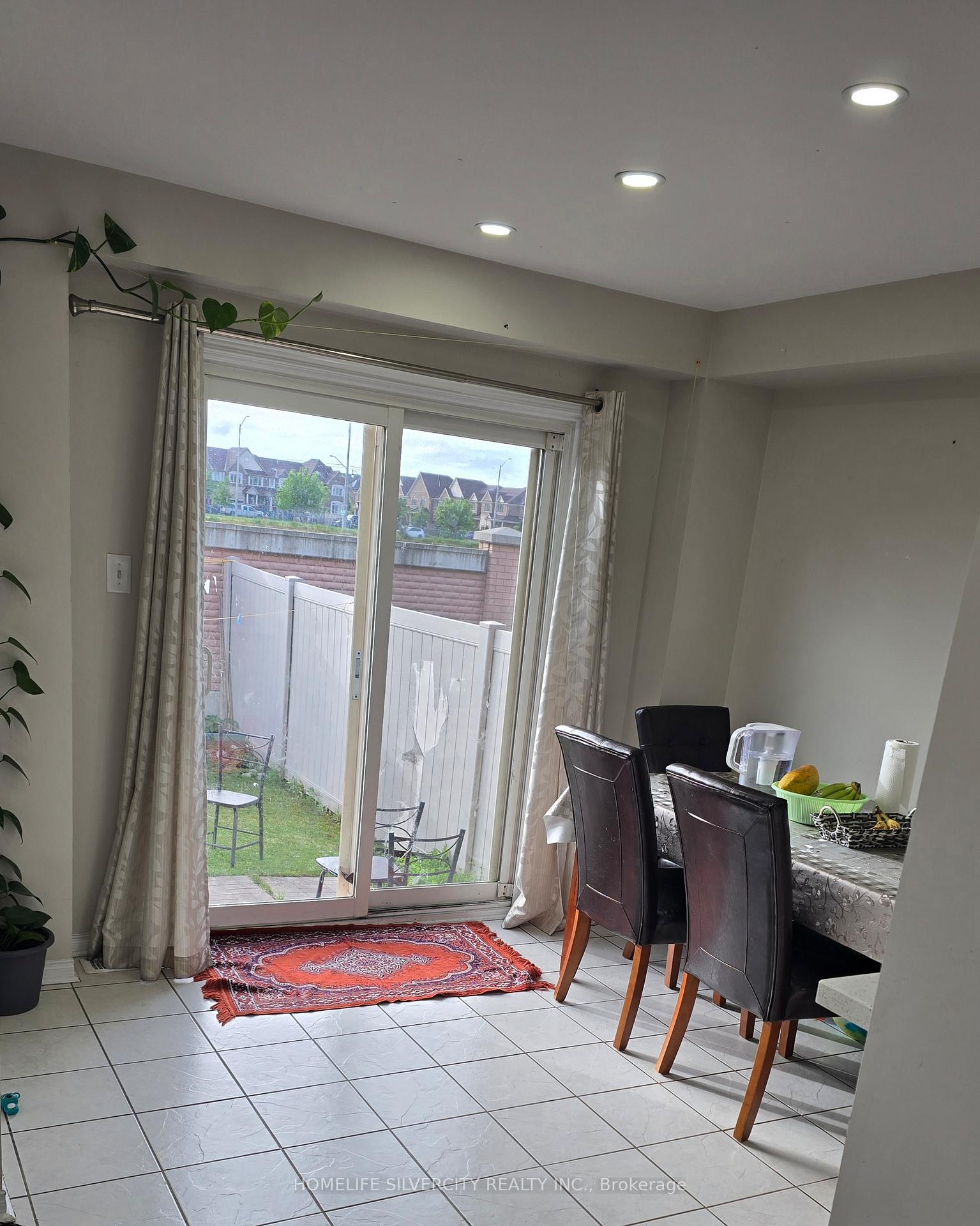 Photo 16 of 92 Tomabrook Crescent, Brampton, Sandringham-Wellington — HOMEH