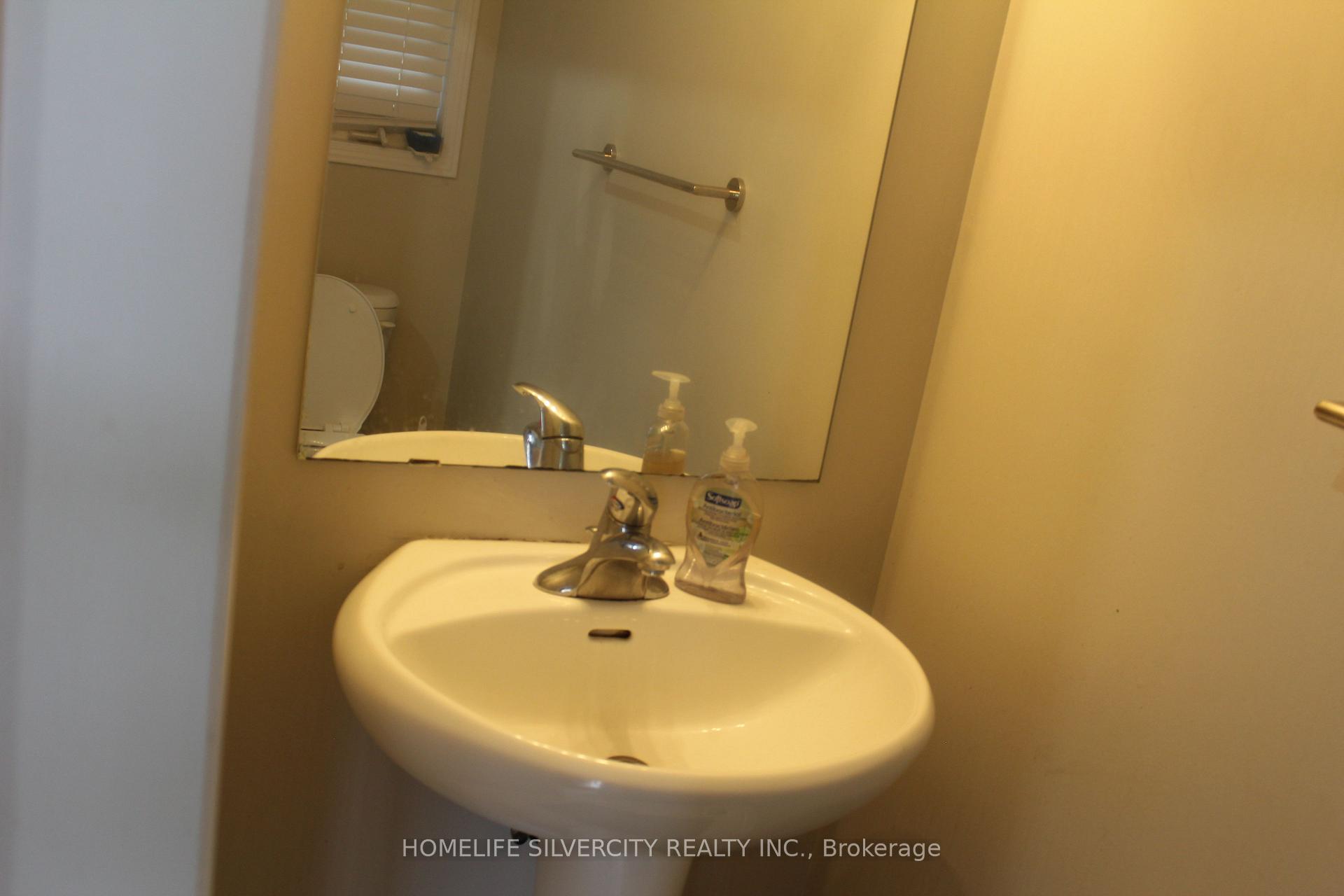 Photo 18 of 92 Tomabrook Crescent, Brampton, Sandringham-Wellington — HOMEH