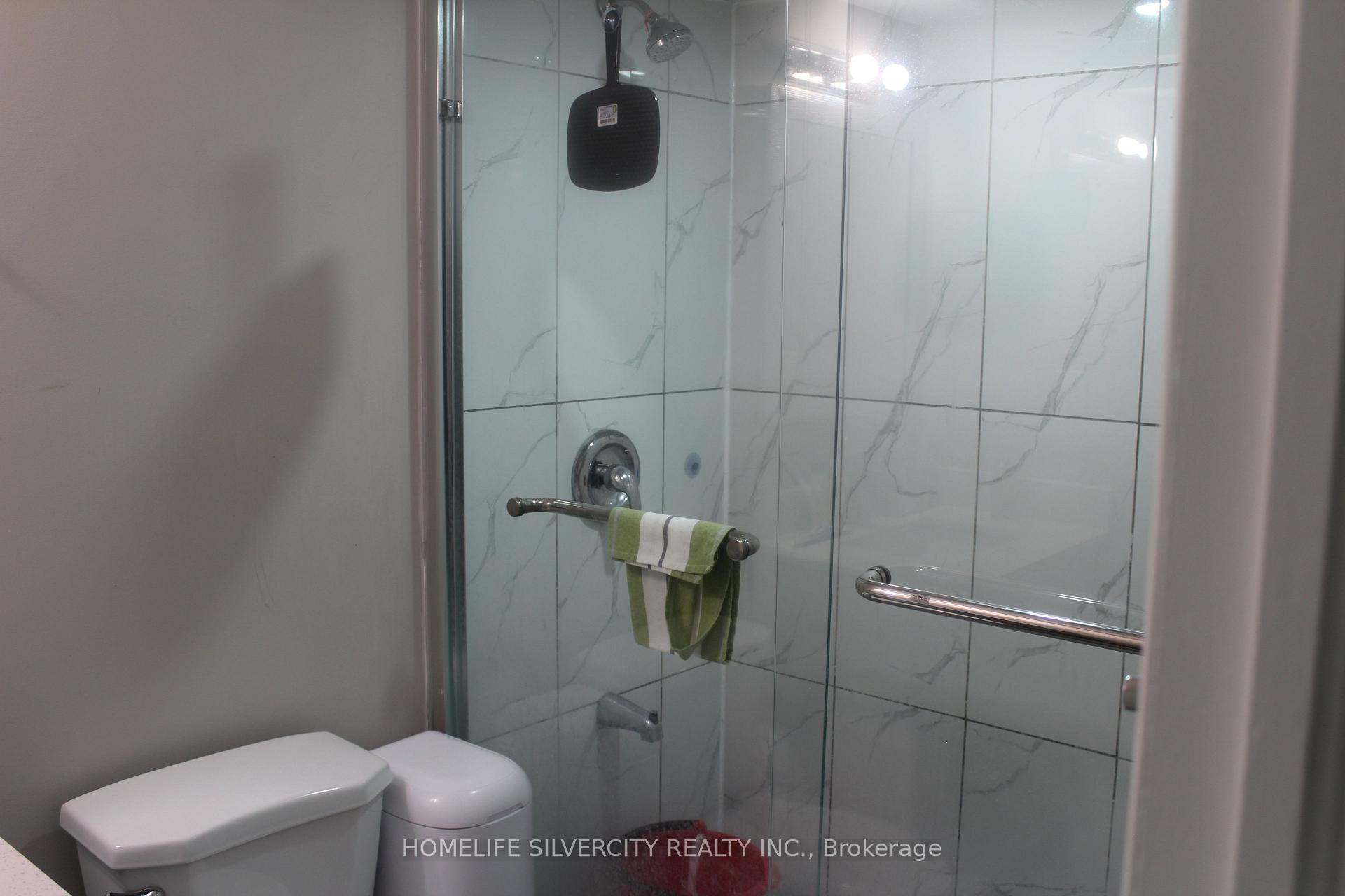 Photo 43 of 92 Tomabrook Crescent, Brampton, Sandringham-Wellington — HOMEH