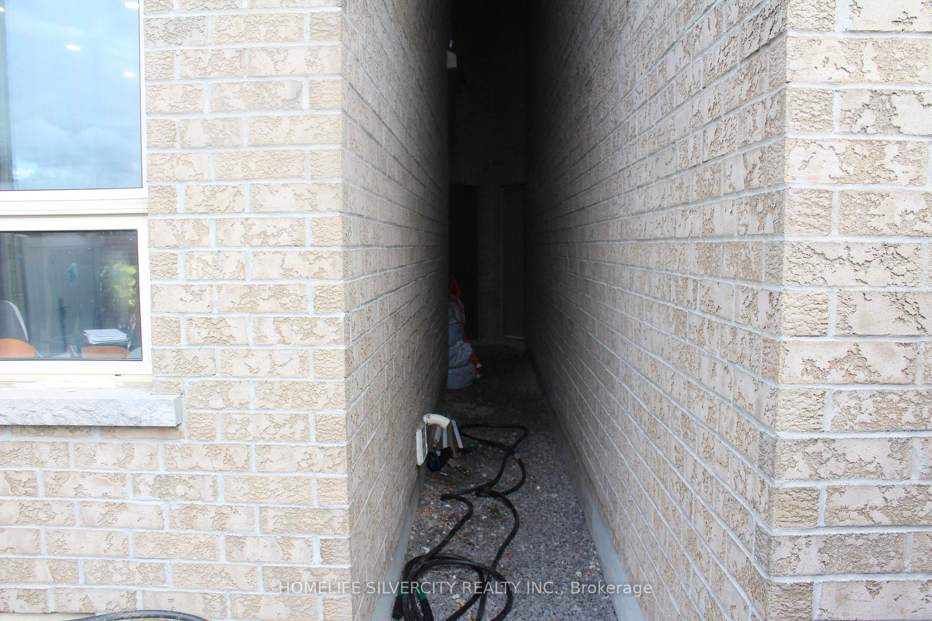 Photo 50 of 92 Tomabrook Crescent, Brampton, Sandringham-Wellington — HOMEH
