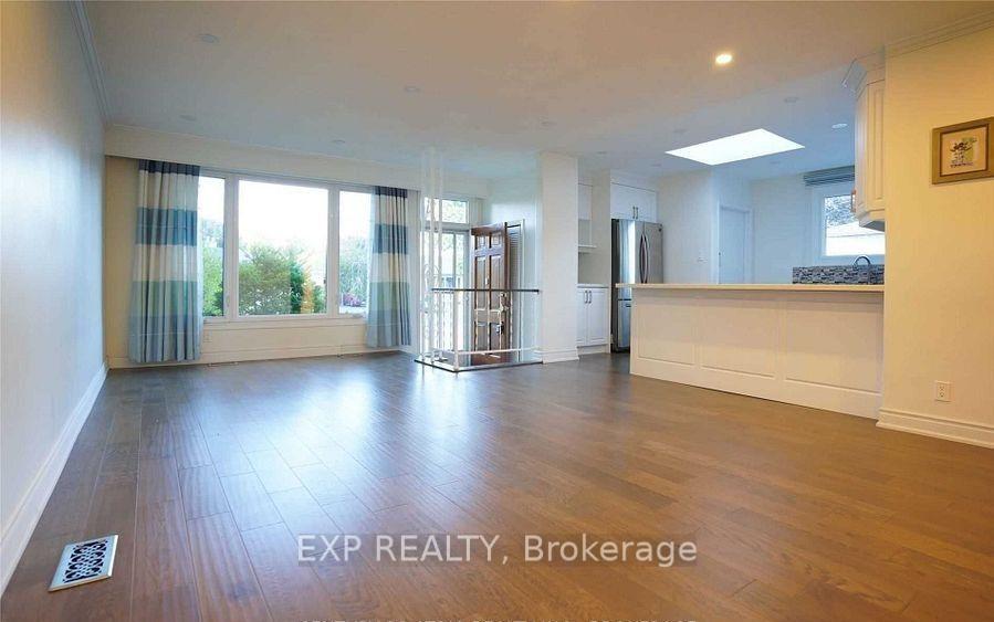 Photo 2 of 218 Ashlar Road, Richmond Hill, Crosby — HOMEH