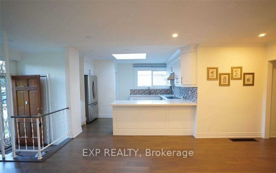 Photo 5 of 218 Ashlar Road, Richmond Hill, Crosby — HOMEH