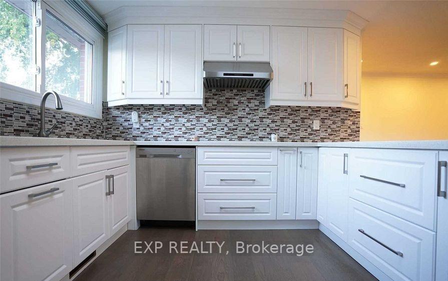Photo 6 of 218 Ashlar Road, Richmond Hill, Crosby — HOMEH