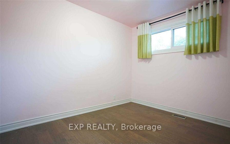 Photo 10 of 218 Ashlar Road, Richmond Hill, Crosby — HOMEH