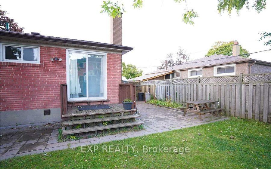 Photo 19 of 218 Ashlar Road, Richmond Hill, Crosby — HOMEH