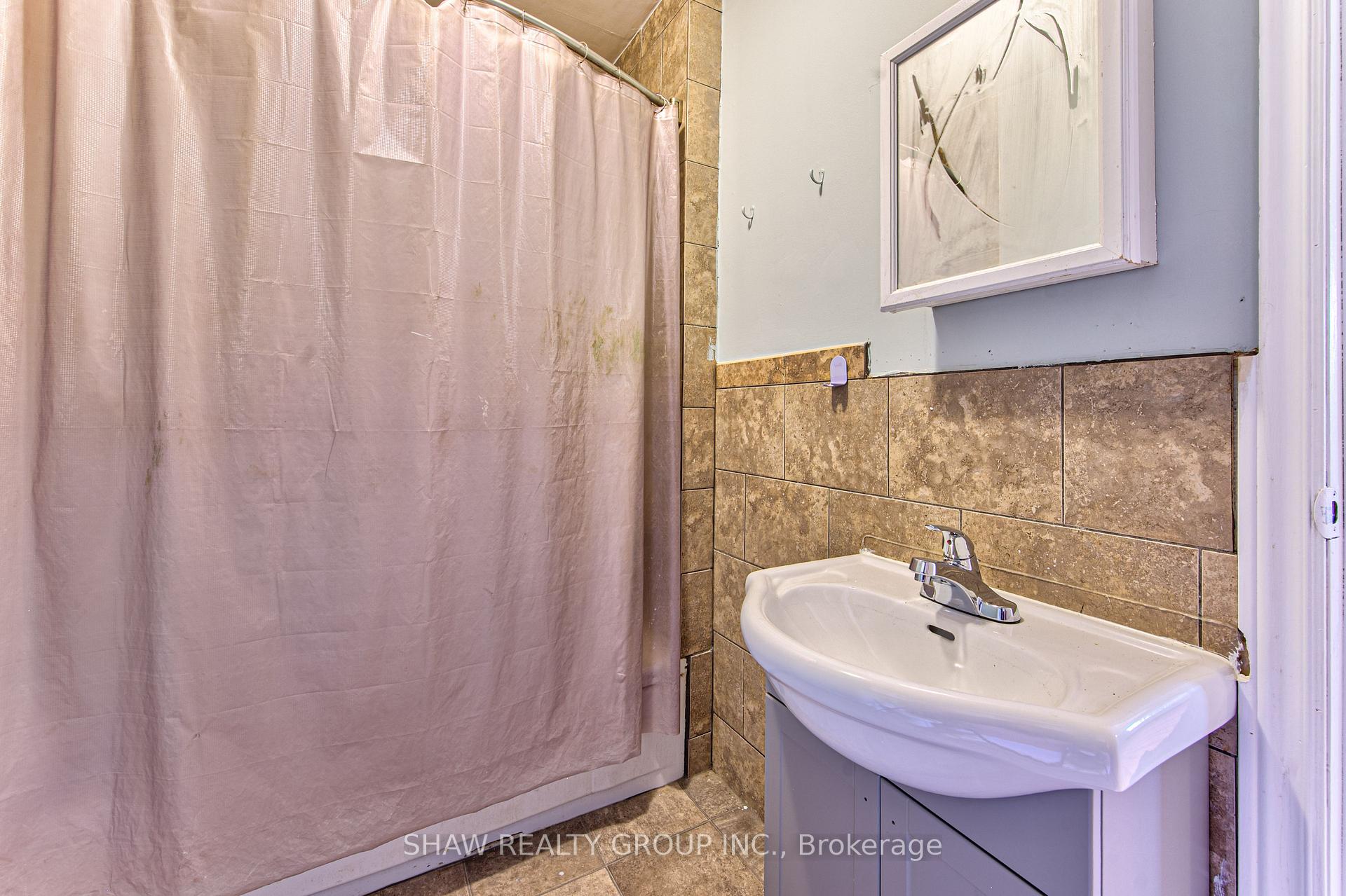 Photo 27 of 819 Duke Street, Cambridge, Preston South — HOMEH