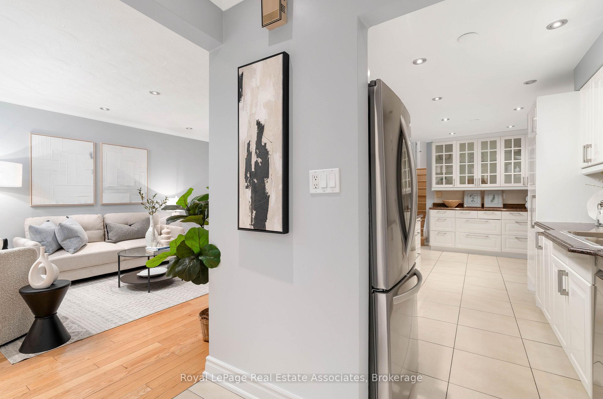 Photo 2 of 12 Anchor Drive, North York, Glenfield-Jane Heights — HOMEH