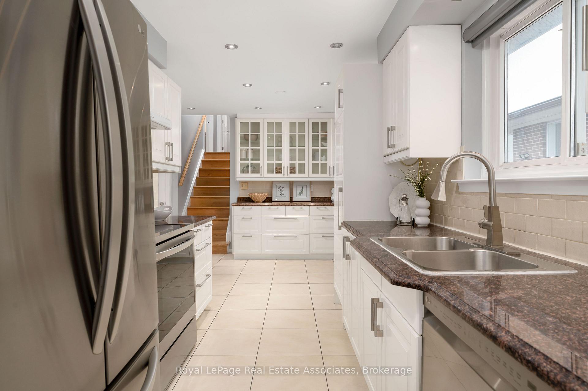Photo 3 of 12 Anchor Drive, North York, Glenfield-Jane Heights — HOMEH