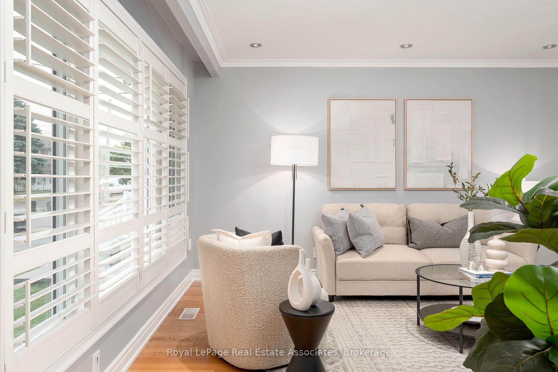 Photo 4 of 12 Anchor Drive, North York, Glenfield-Jane Heights — HOMEH