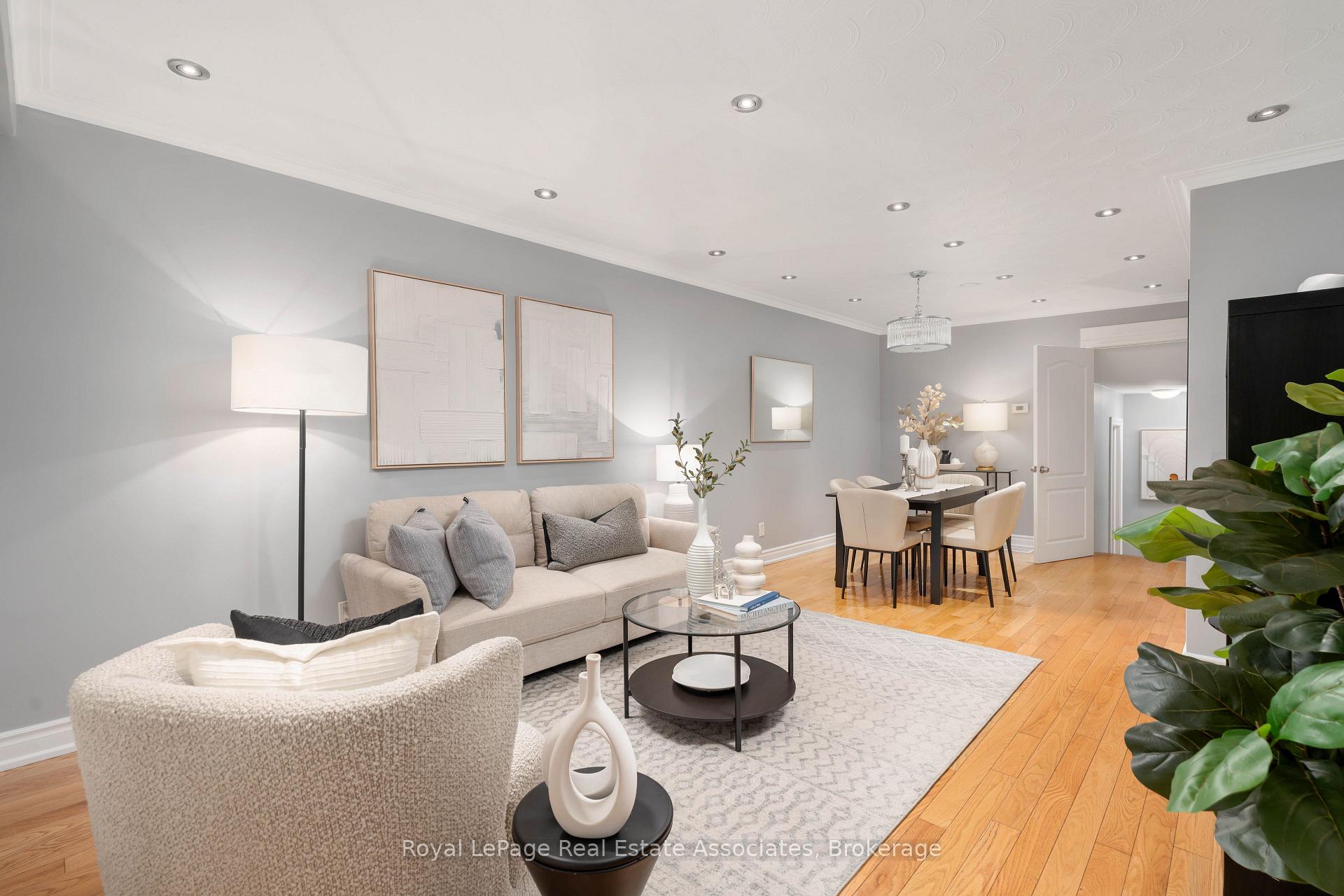 Photo 5 of 12 Anchor Drive, North York, Glenfield-Jane Heights — HOMEH