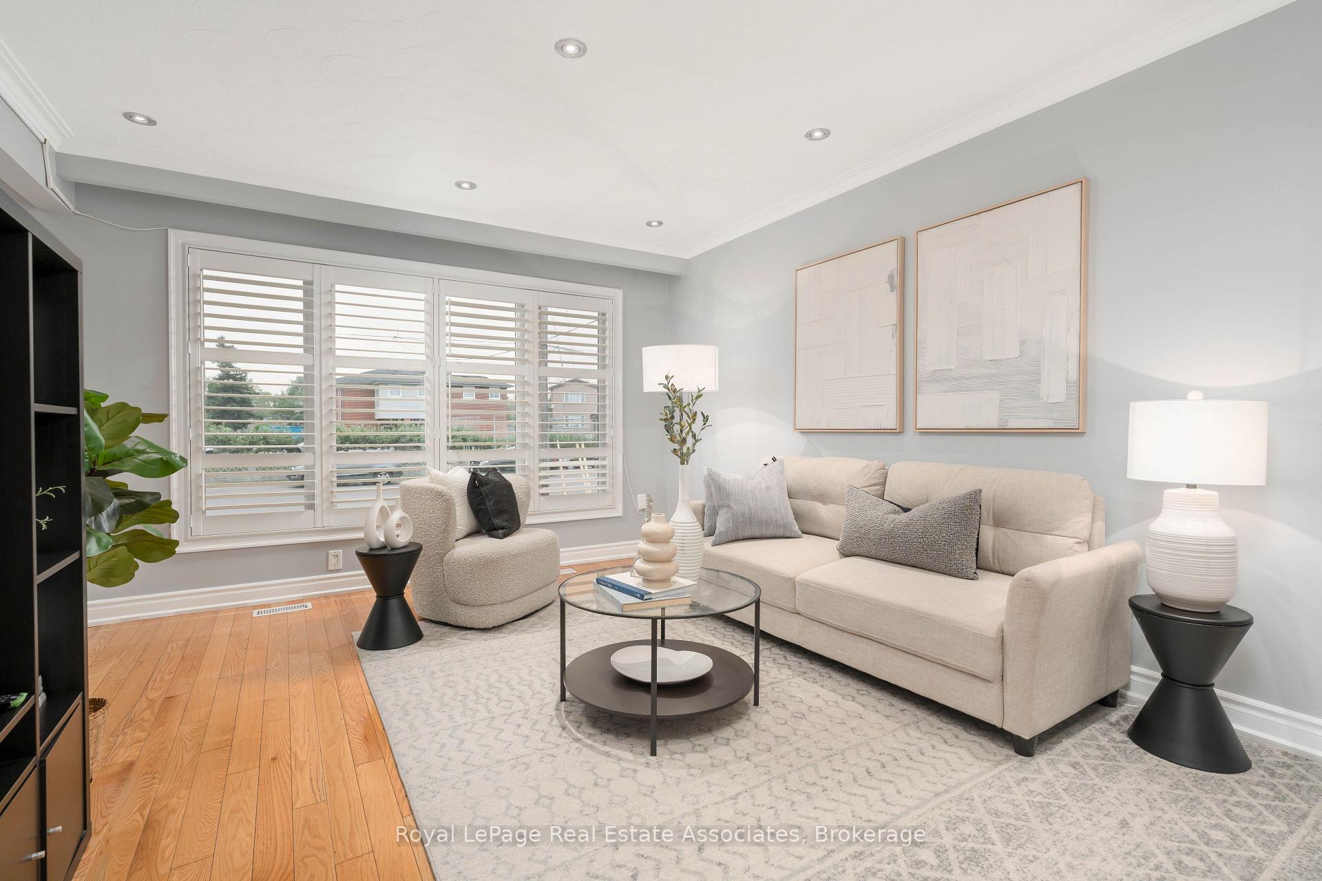 Photo 6 of 12 Anchor Drive, North York, Glenfield-Jane Heights — HOMEH