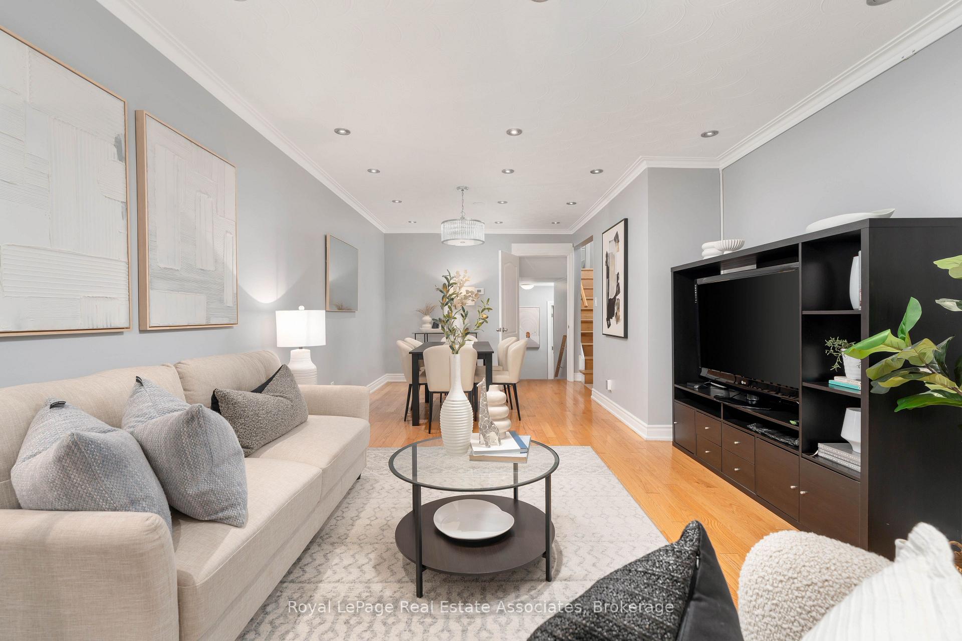 Photo 9 of 12 Anchor Drive, North York, Glenfield-Jane Heights — HOMEH