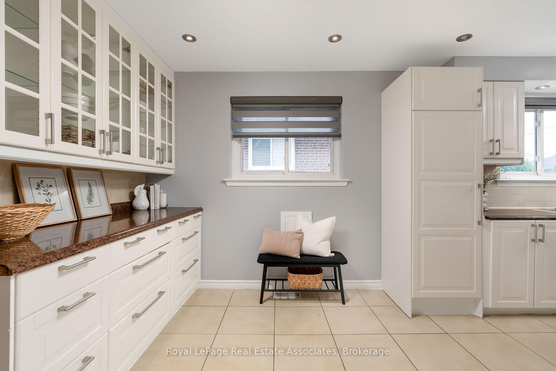 Photo 14 of 12 Anchor Drive, North York, Glenfield-Jane Heights — HOMEH