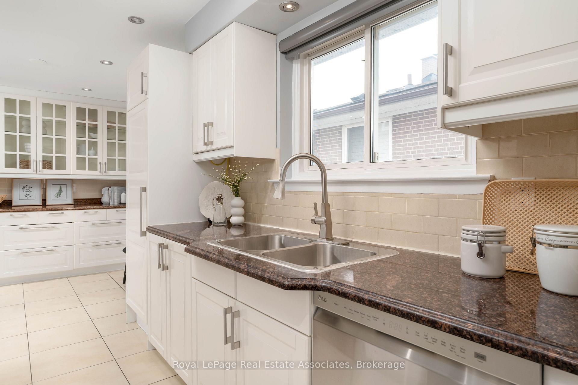 Photo 15 of 12 Anchor Drive, North York, Glenfield-Jane Heights — HOMEH