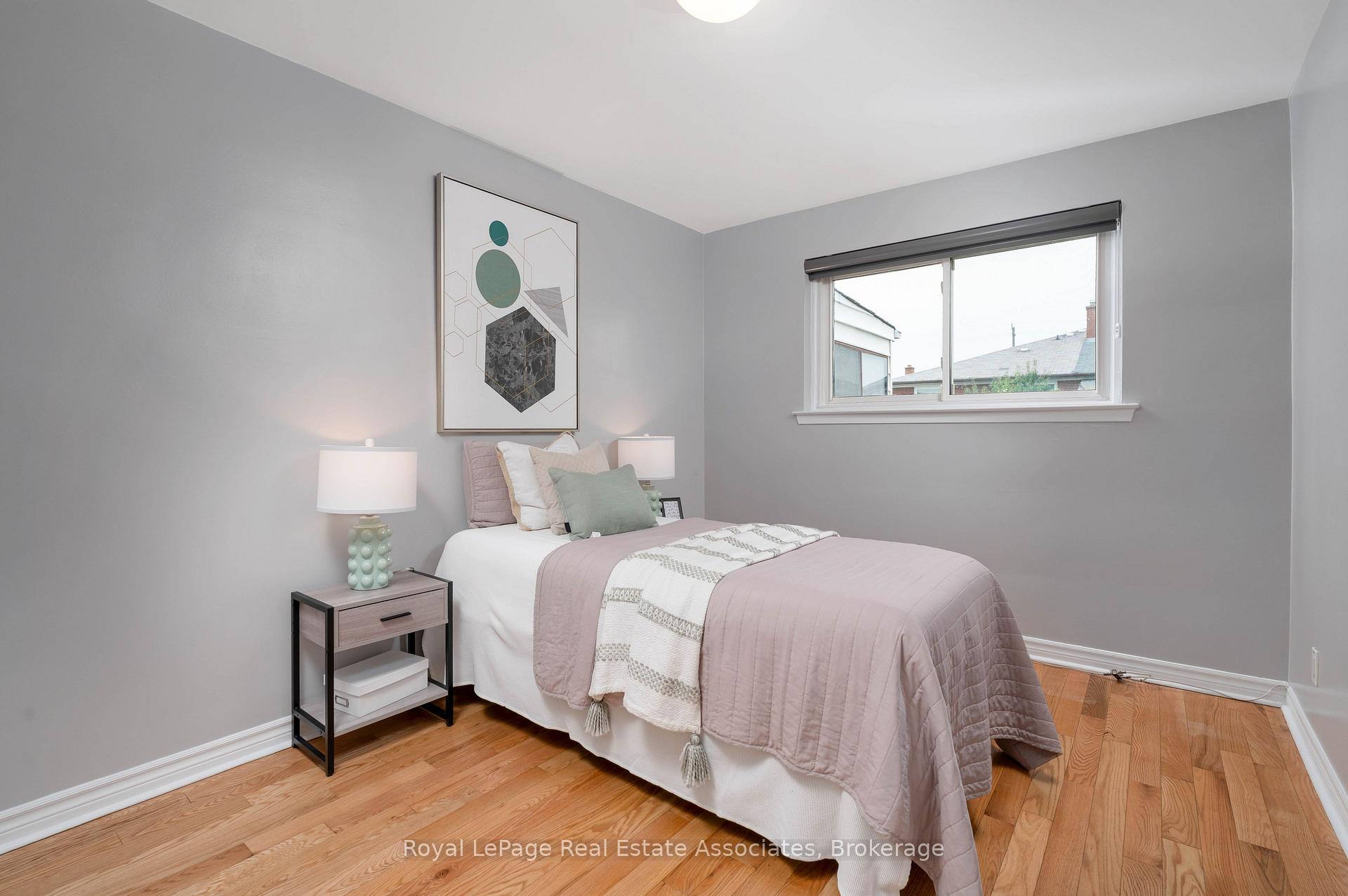 Photo 23 of 12 Anchor Drive, North York, Glenfield-Jane Heights — HOMEH