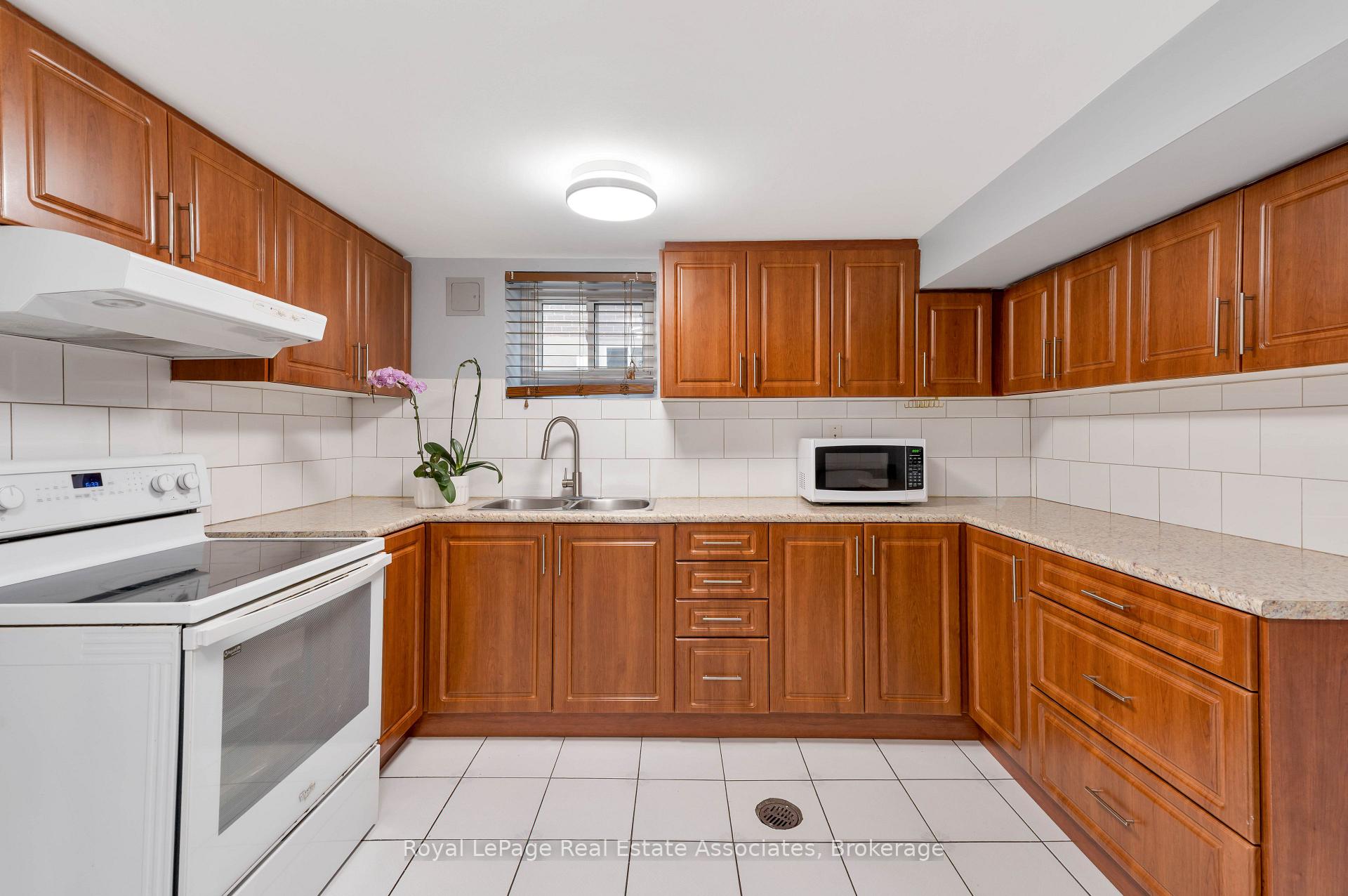 Photo 30 of 12 Anchor Drive, North York, Glenfield-Jane Heights — HOMEH