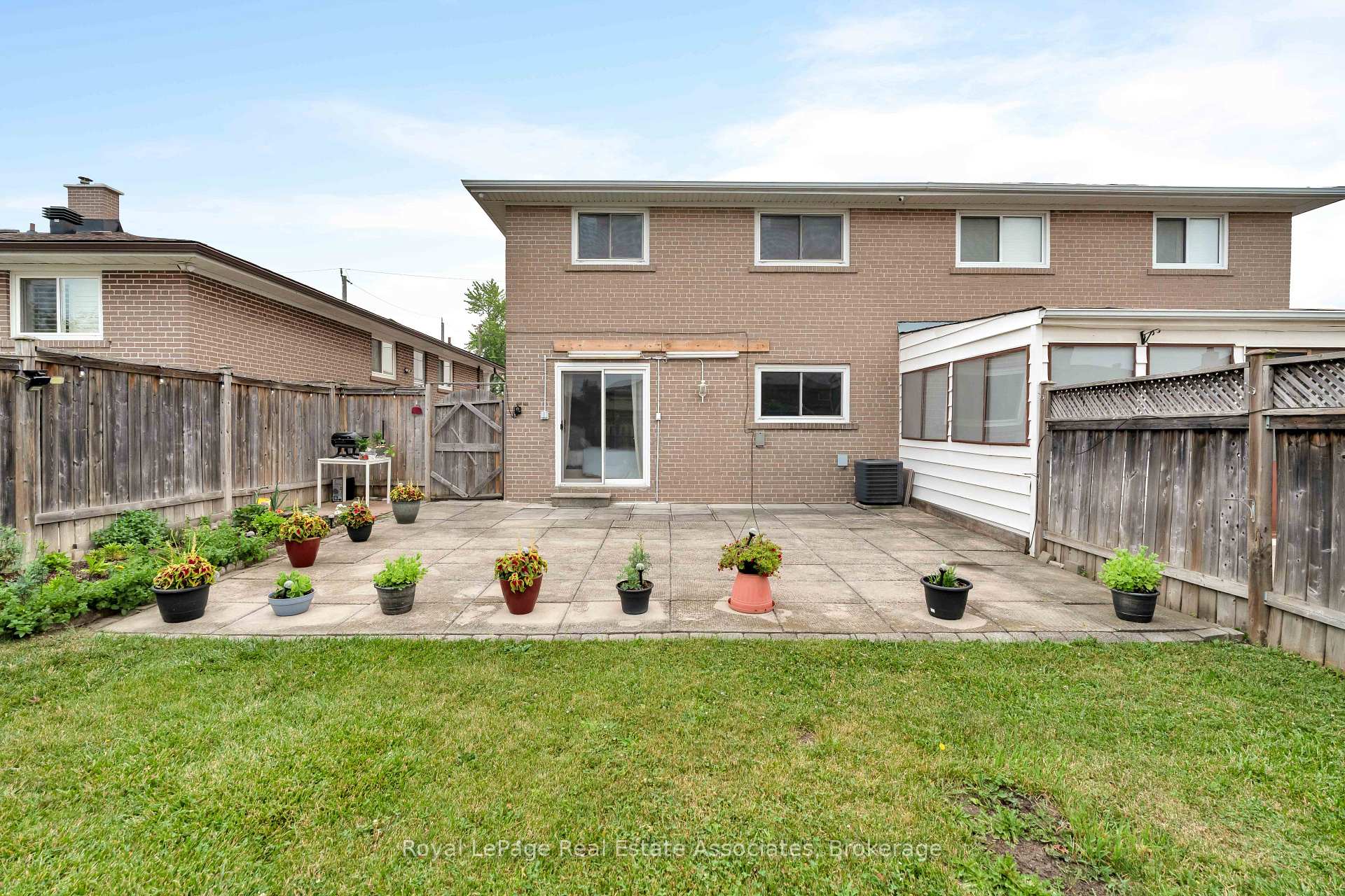 Photo 36 of 12 Anchor Drive, North York, Glenfield-Jane Heights — HOMEH